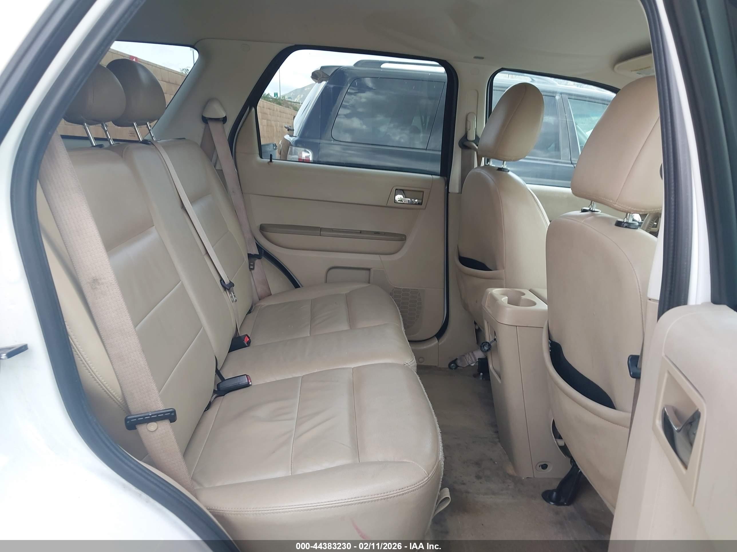 FORD ESCAPE image 8