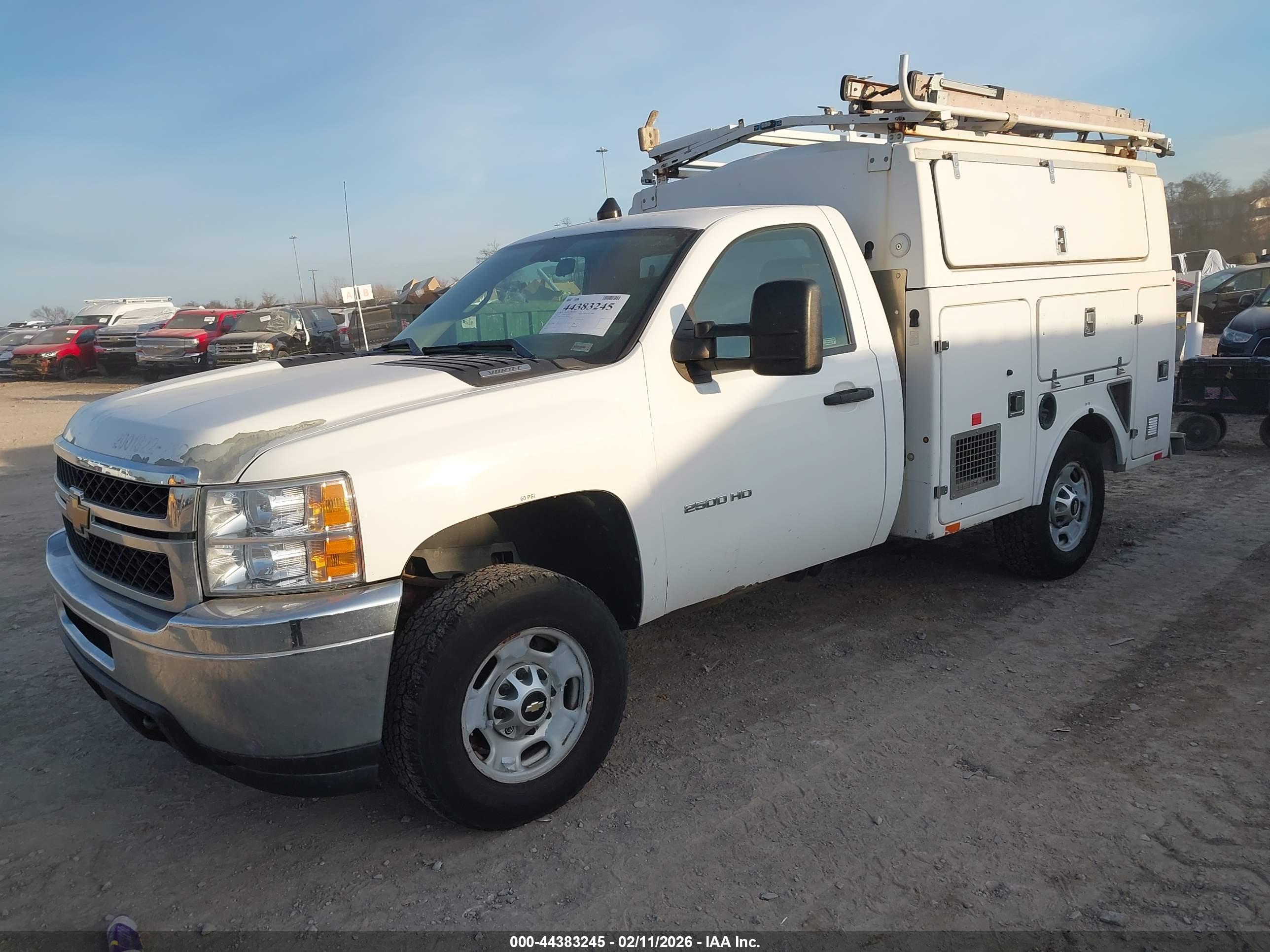 CHEVROLET SILVERADO image 2