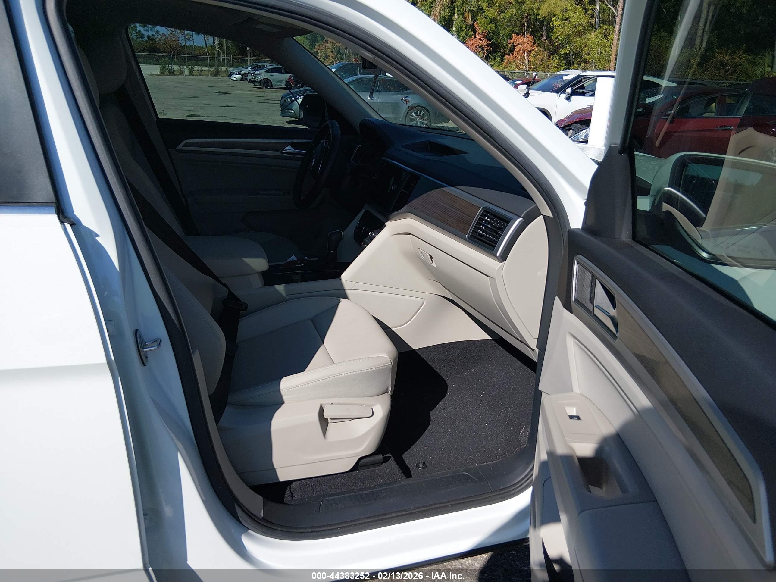 VOLKSWAGEN ATLAS image 5