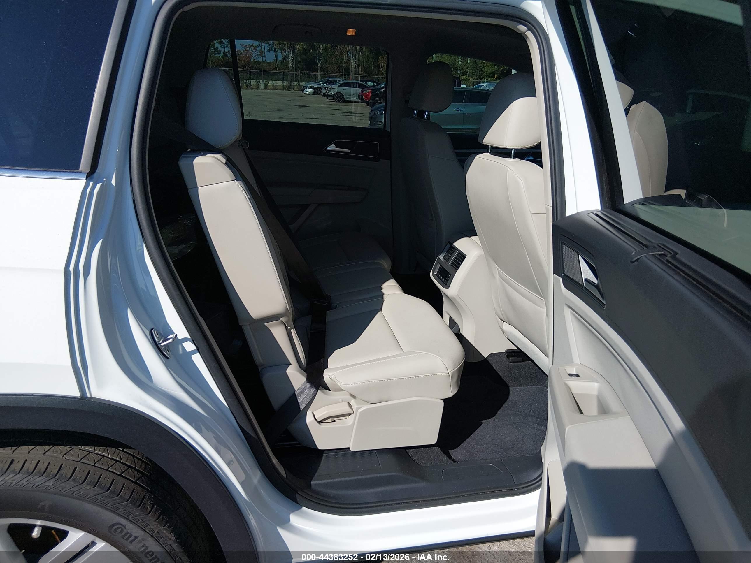 VOLKSWAGEN ATLAS image 8