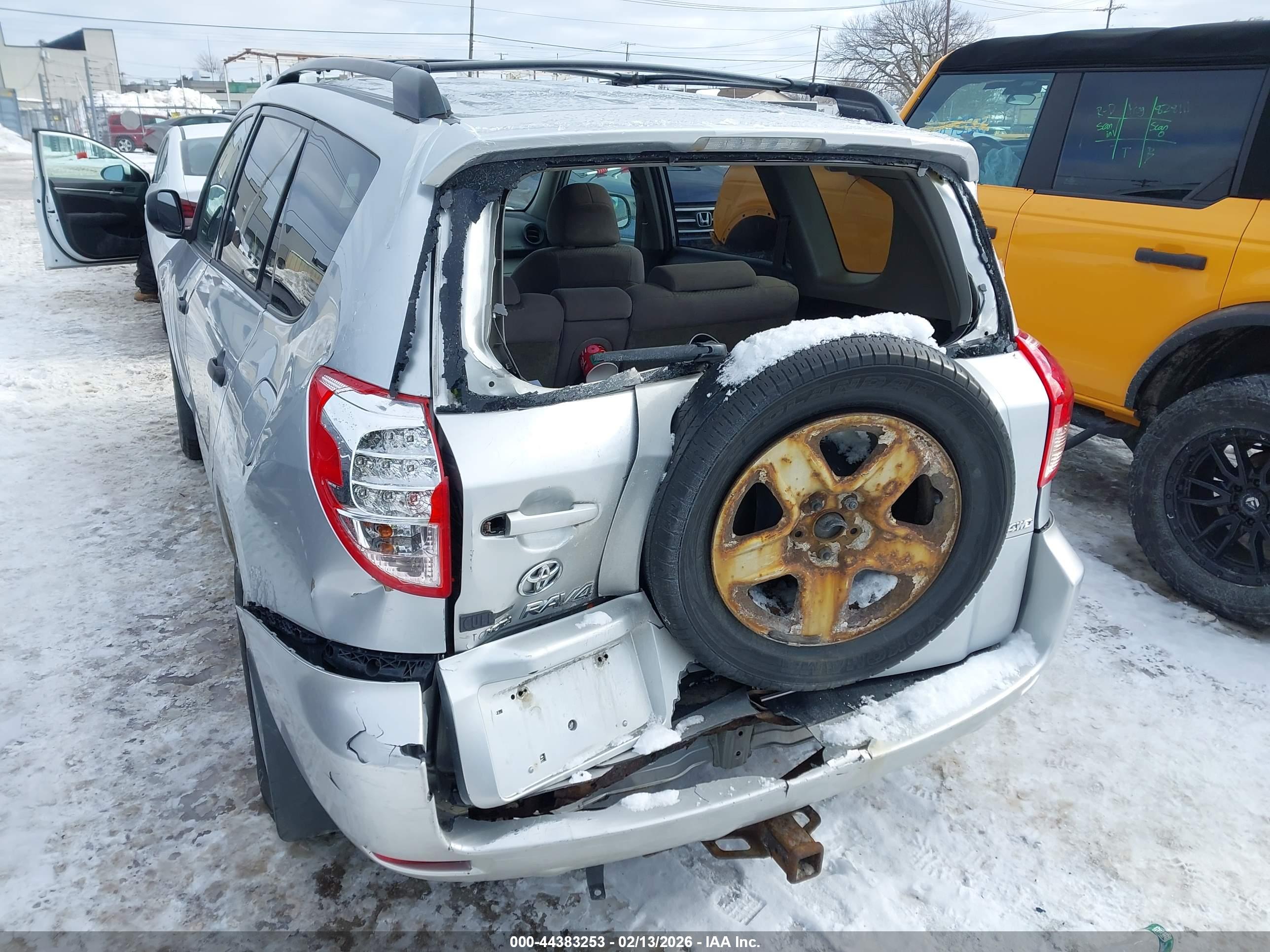 TOYOTA RAV4 image 6
