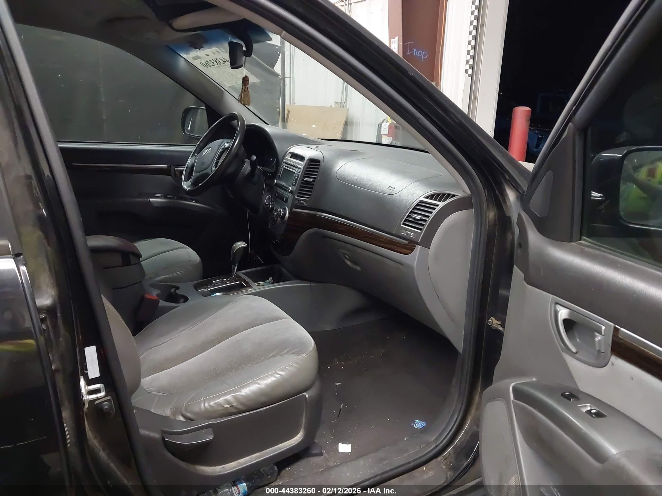 HYUNDAI SANTA image 5