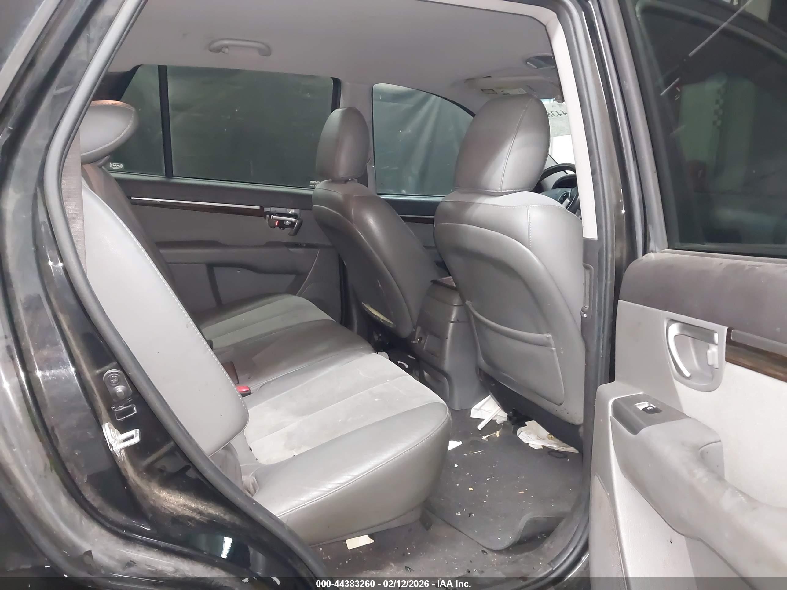 HYUNDAI SANTA image 8