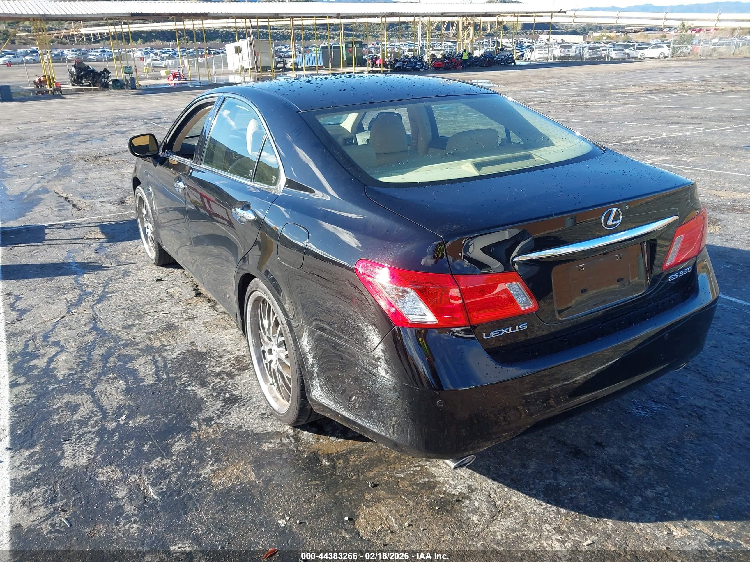 LEXUS ES image 3