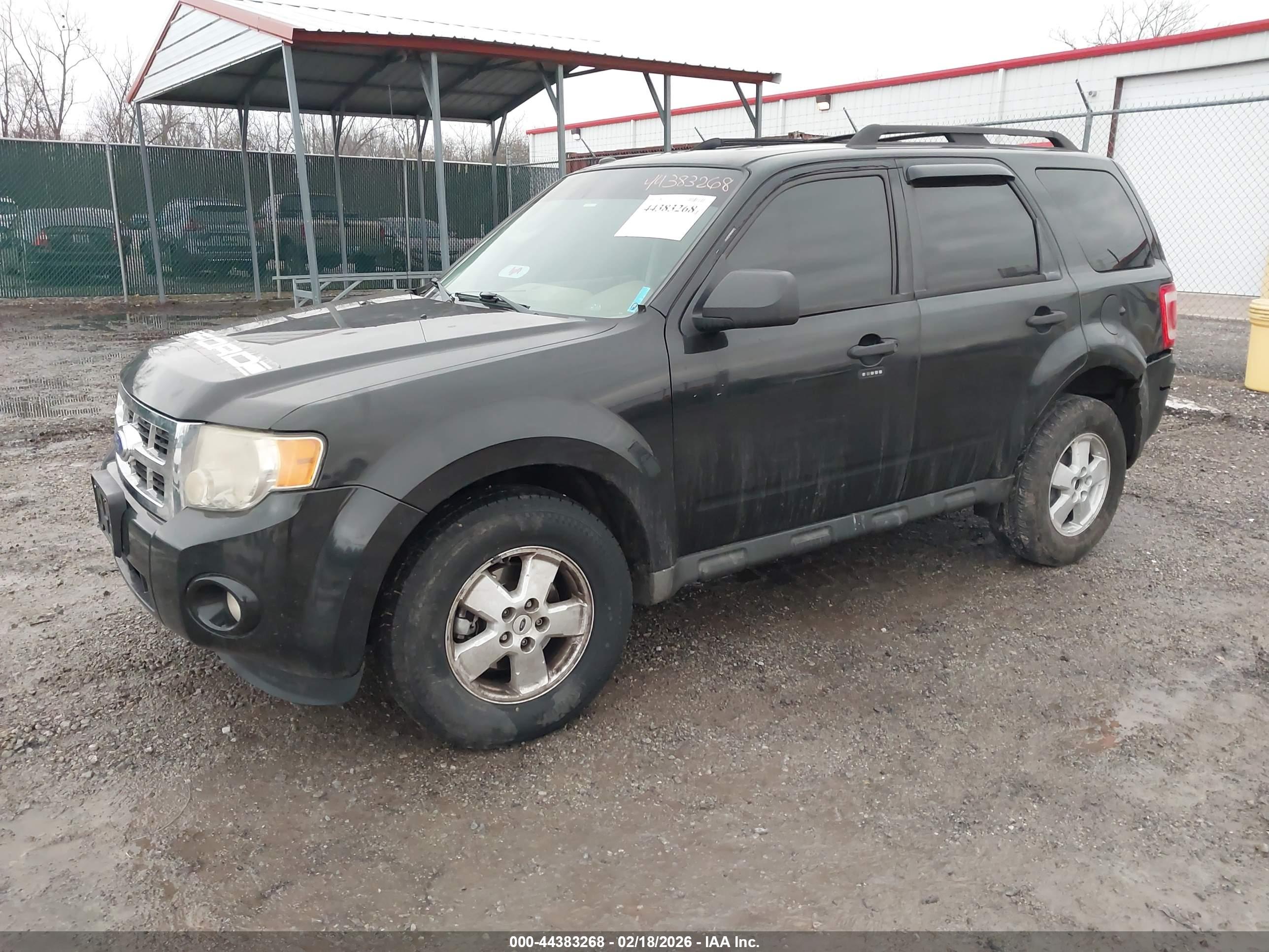 FORD ESCAPE image 2