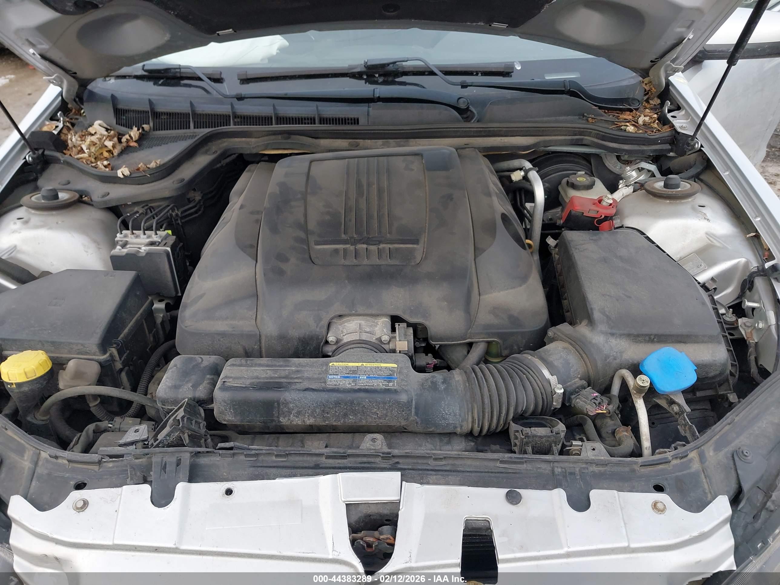 PONTIAC G8 image 10