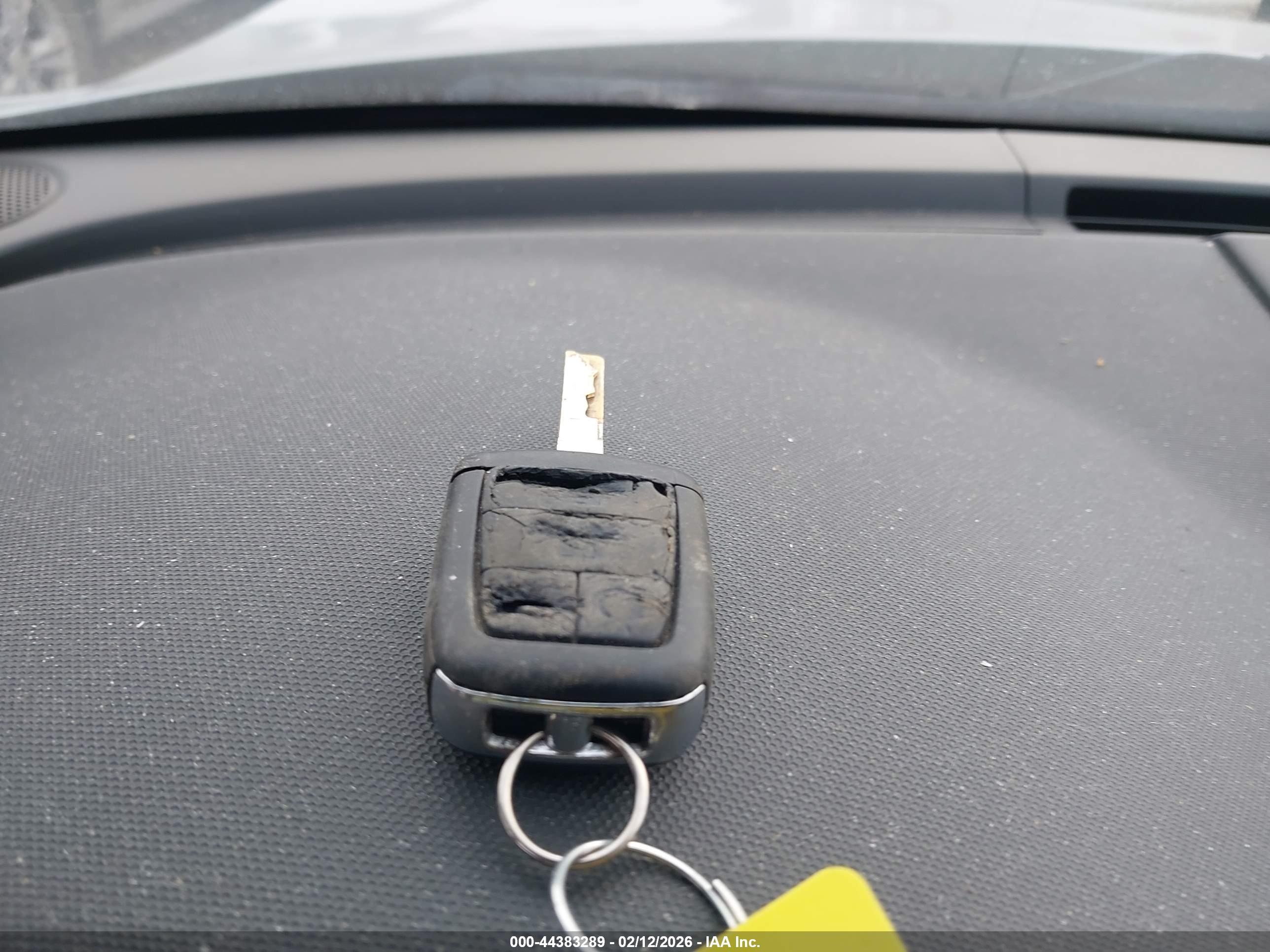 PONTIAC G8 image 11