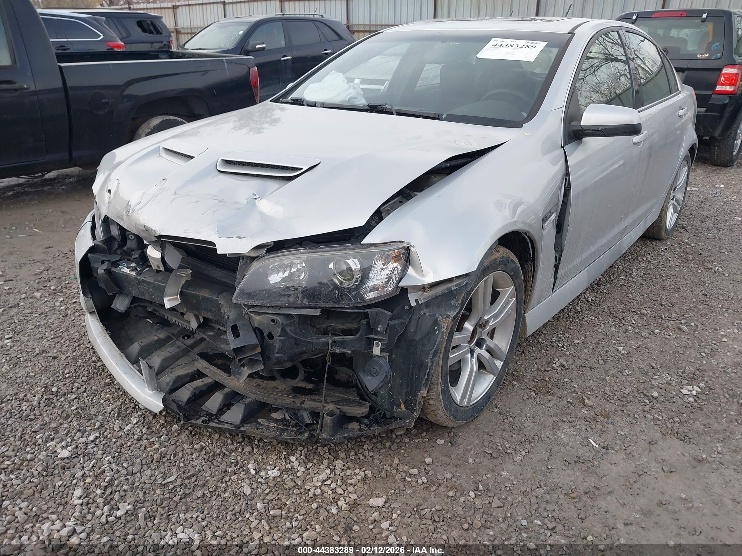 PONTIAC G8 image 6