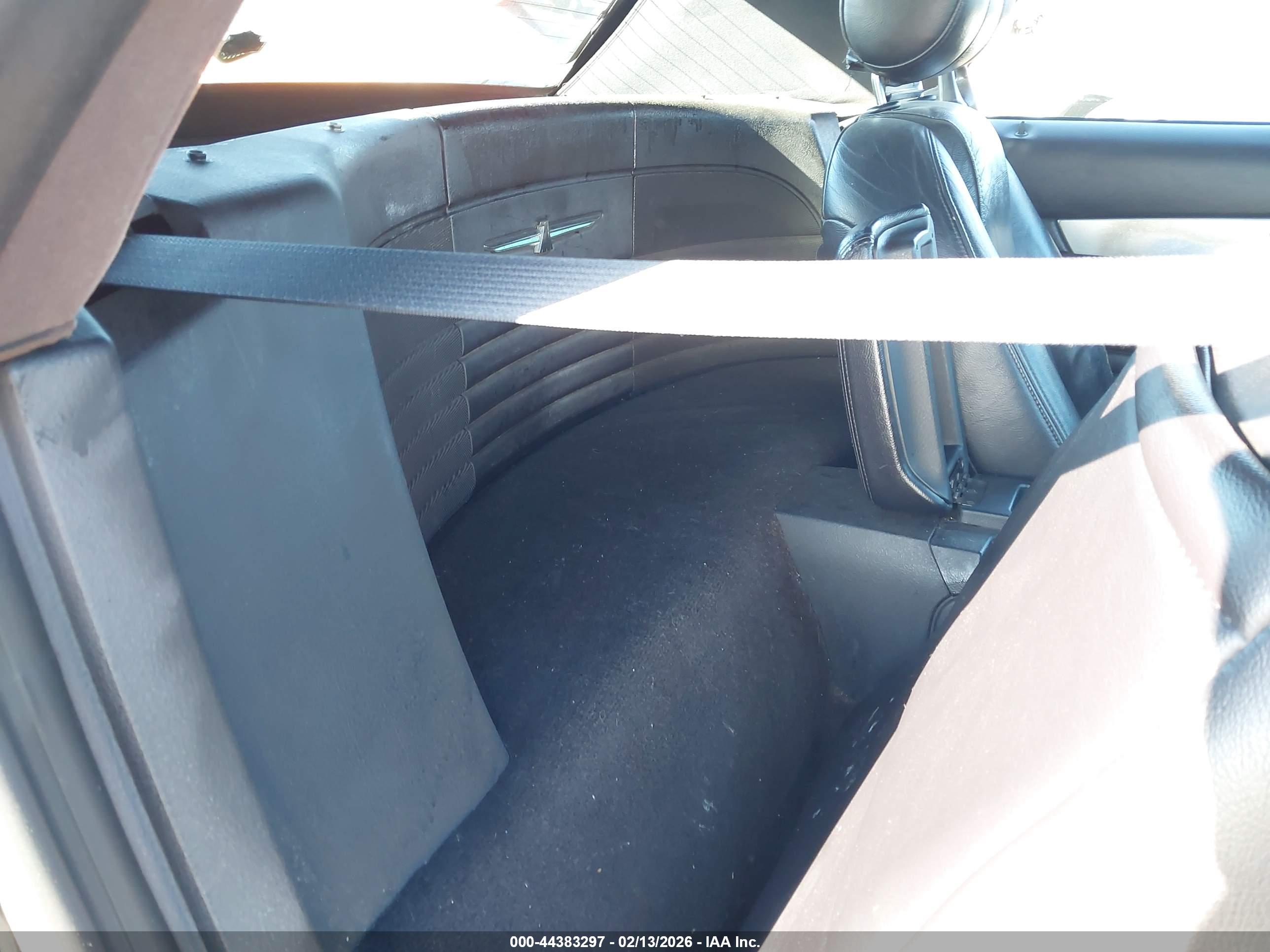 FORD THUNDERBIRD image 8