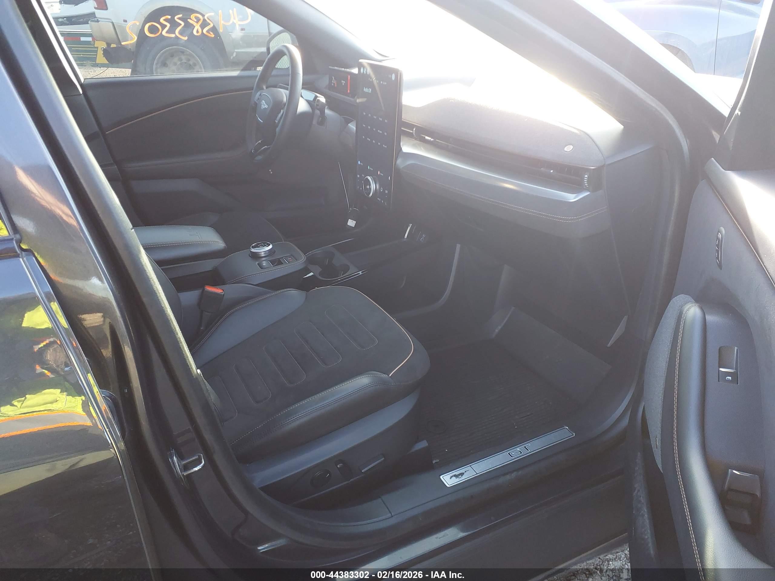 FORD MUSTANG image 5