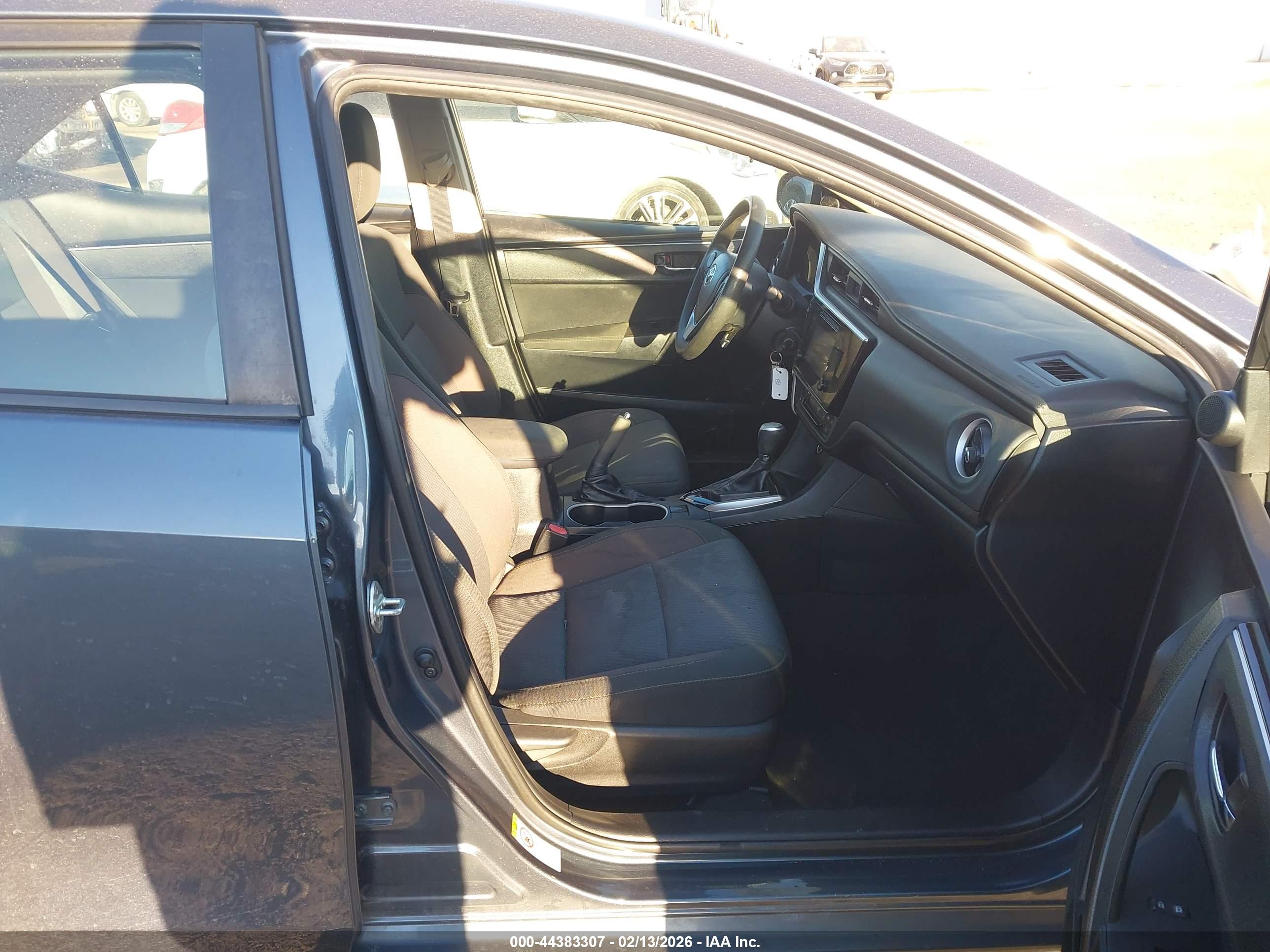 TOYOTA COROLLA image 5