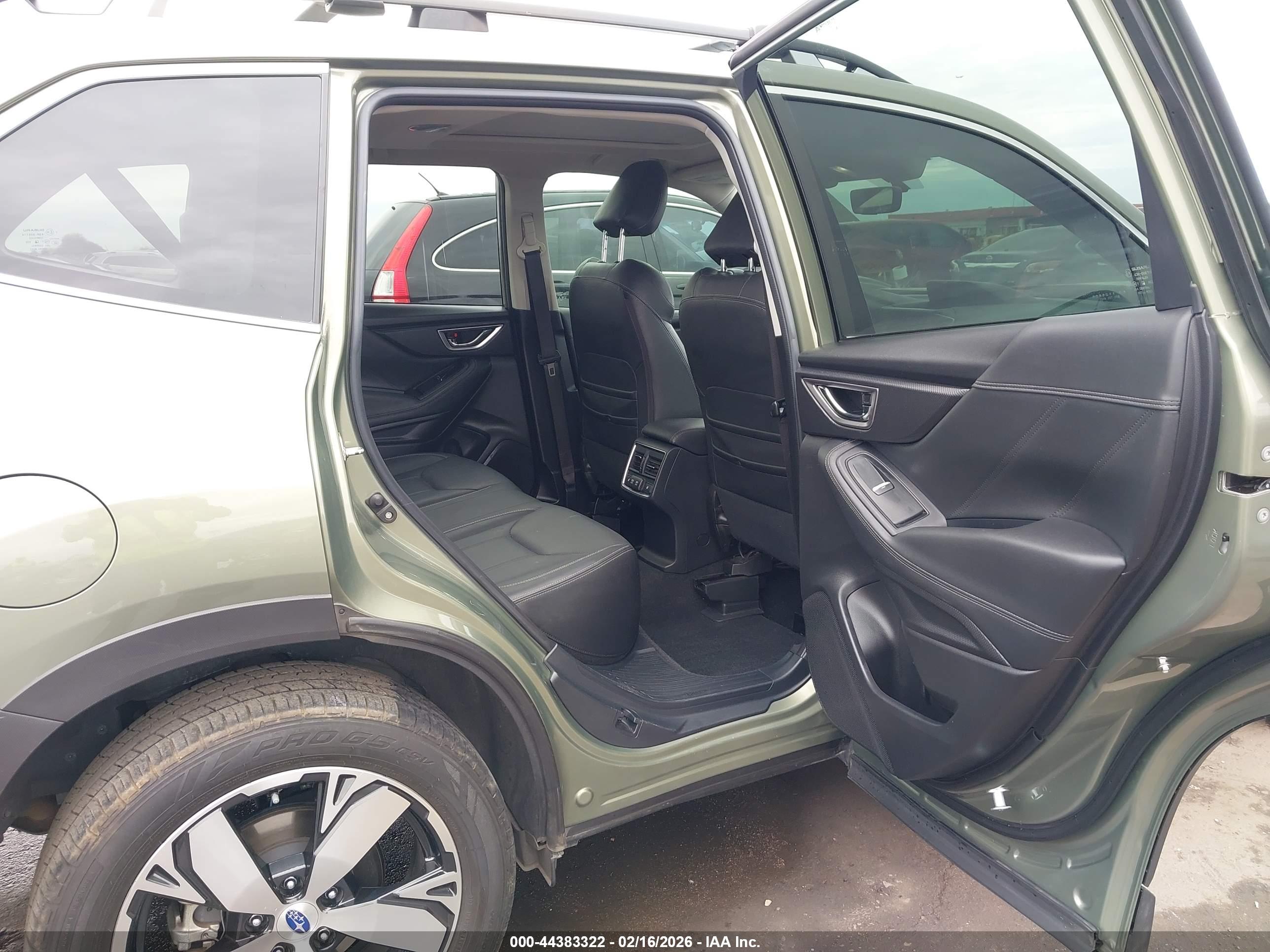 SUBARU FORESTER image 8