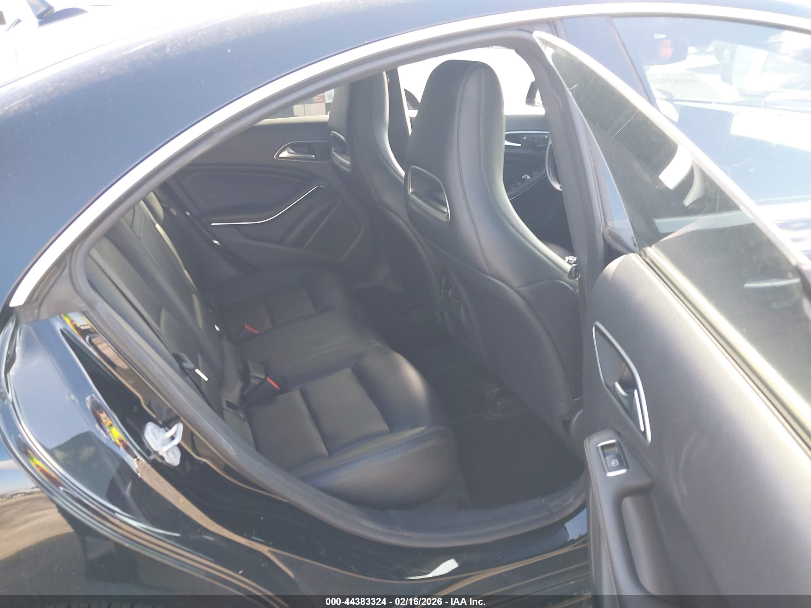 MERCEDES-BENZ CLA image 8
