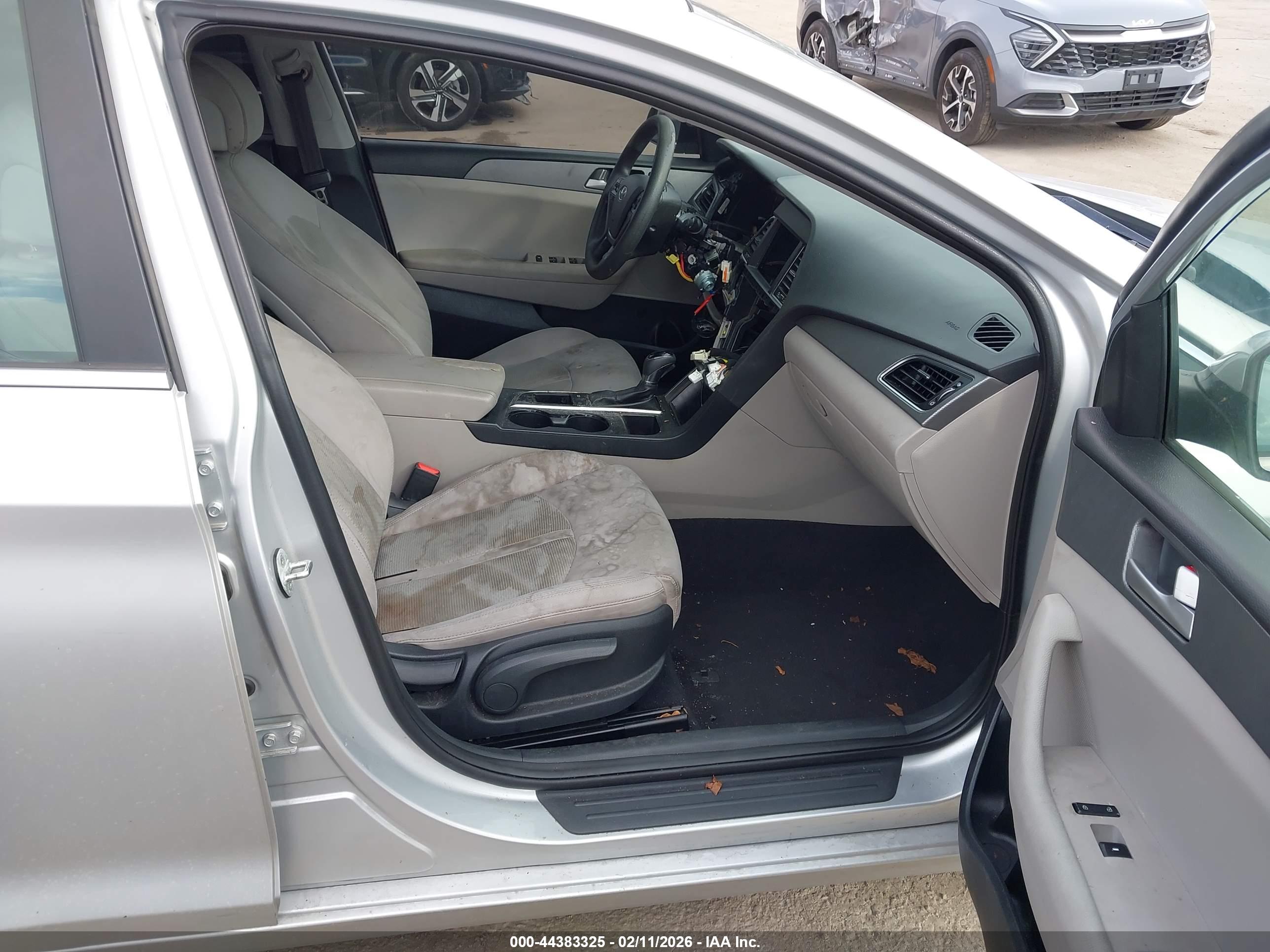HYUNDAI SONATA image 5