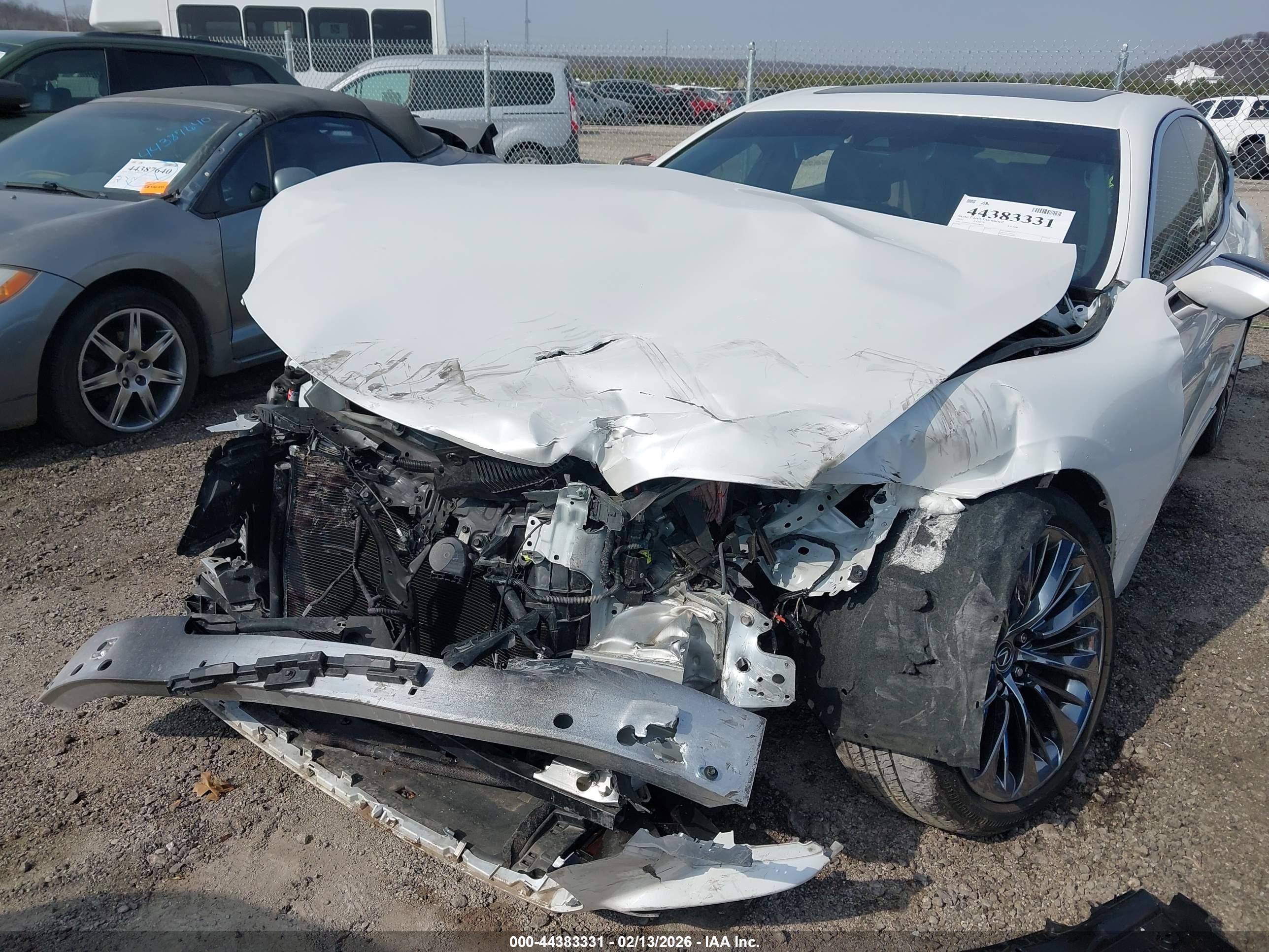 LEXUS LS image 6