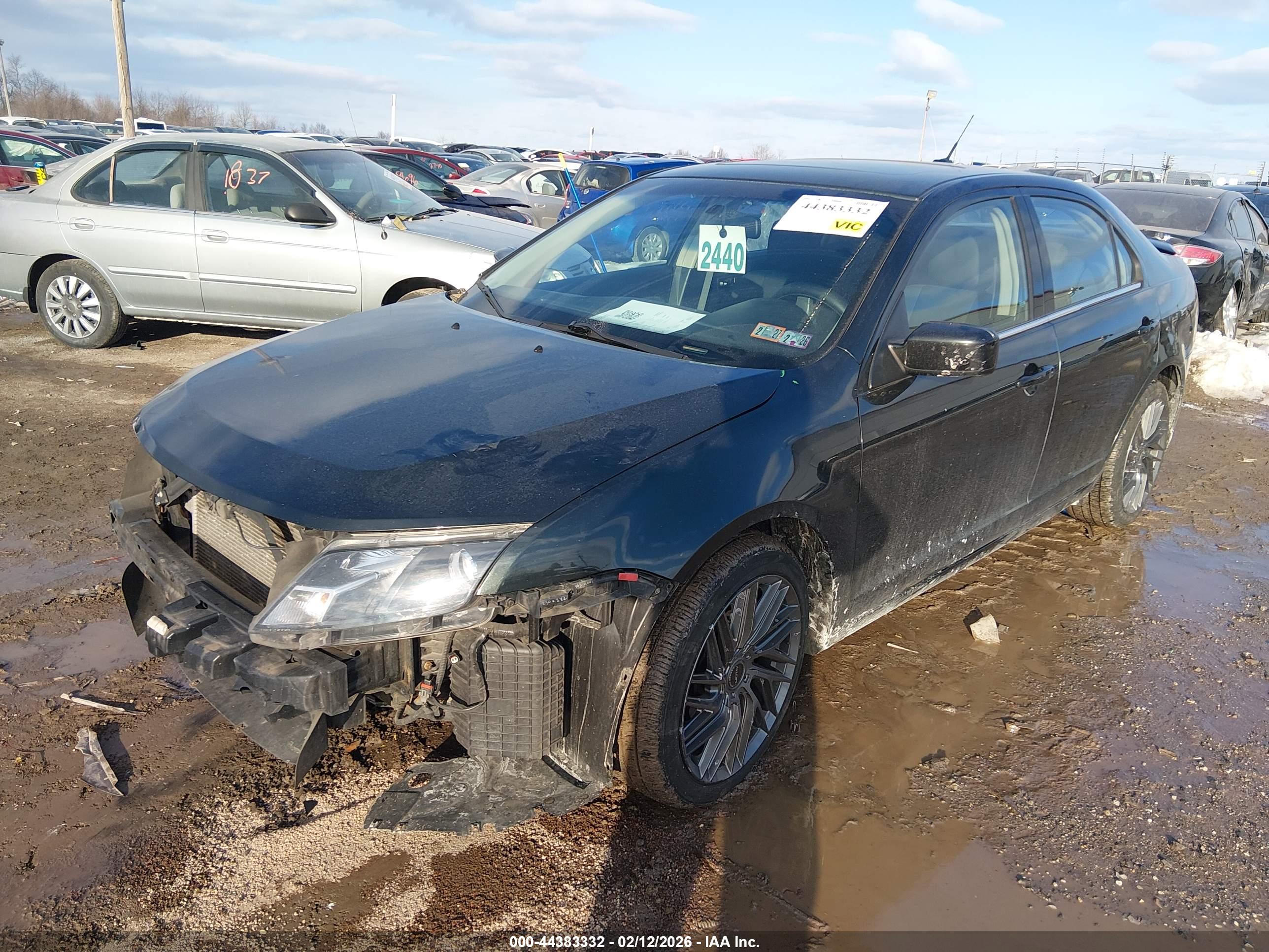 FORD FUSION image 2