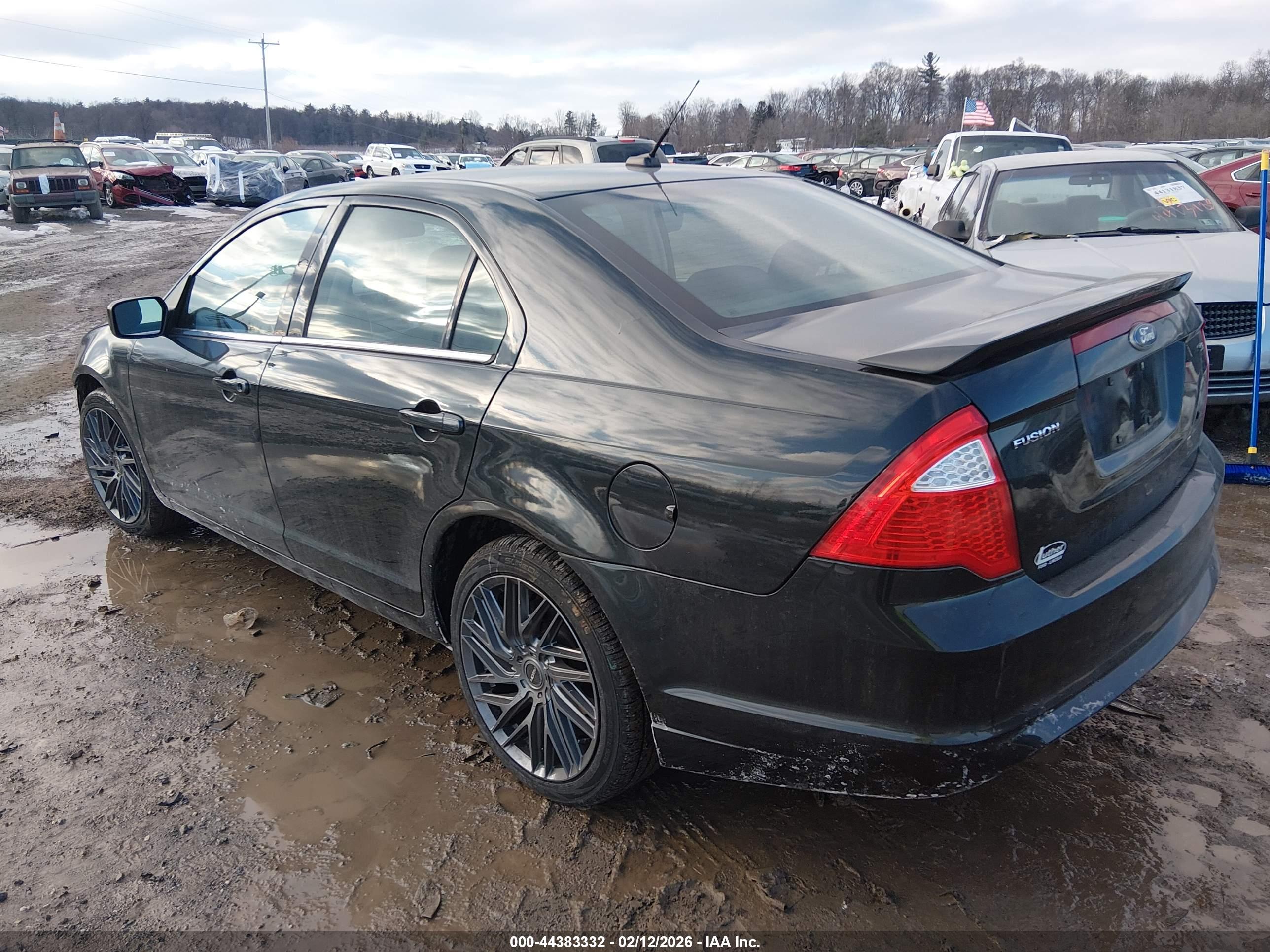 FORD FUSION image 3