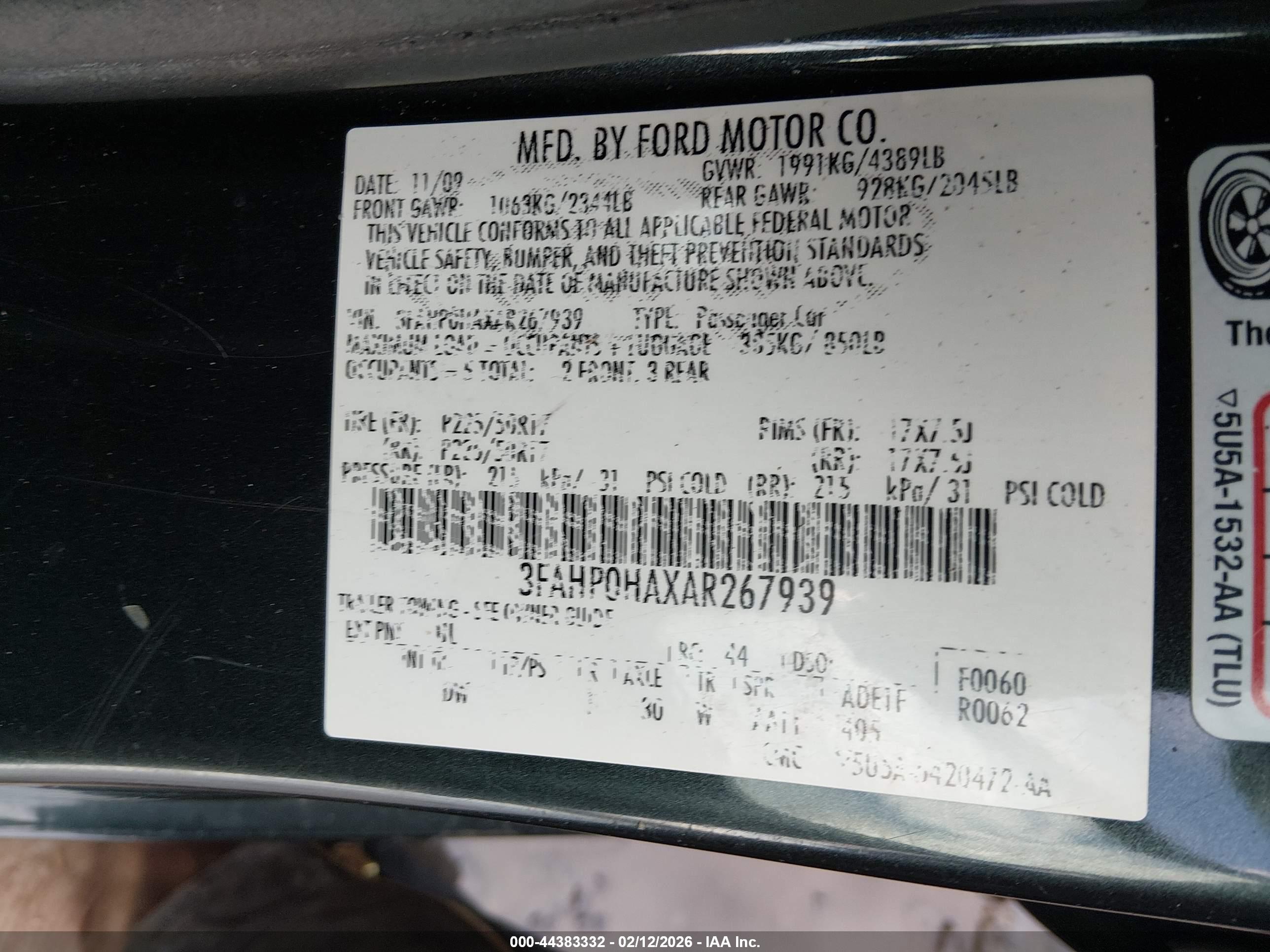 FORD FUSION image 9