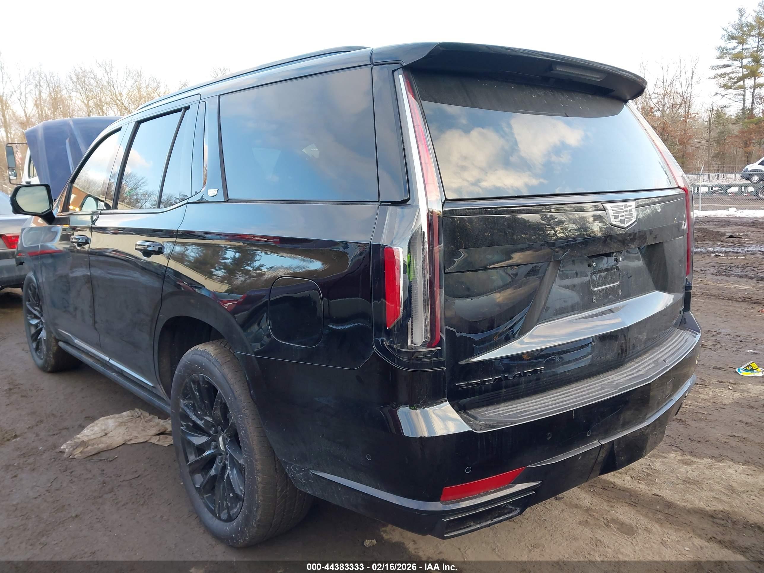 CADILLAC ESCALADE image 3