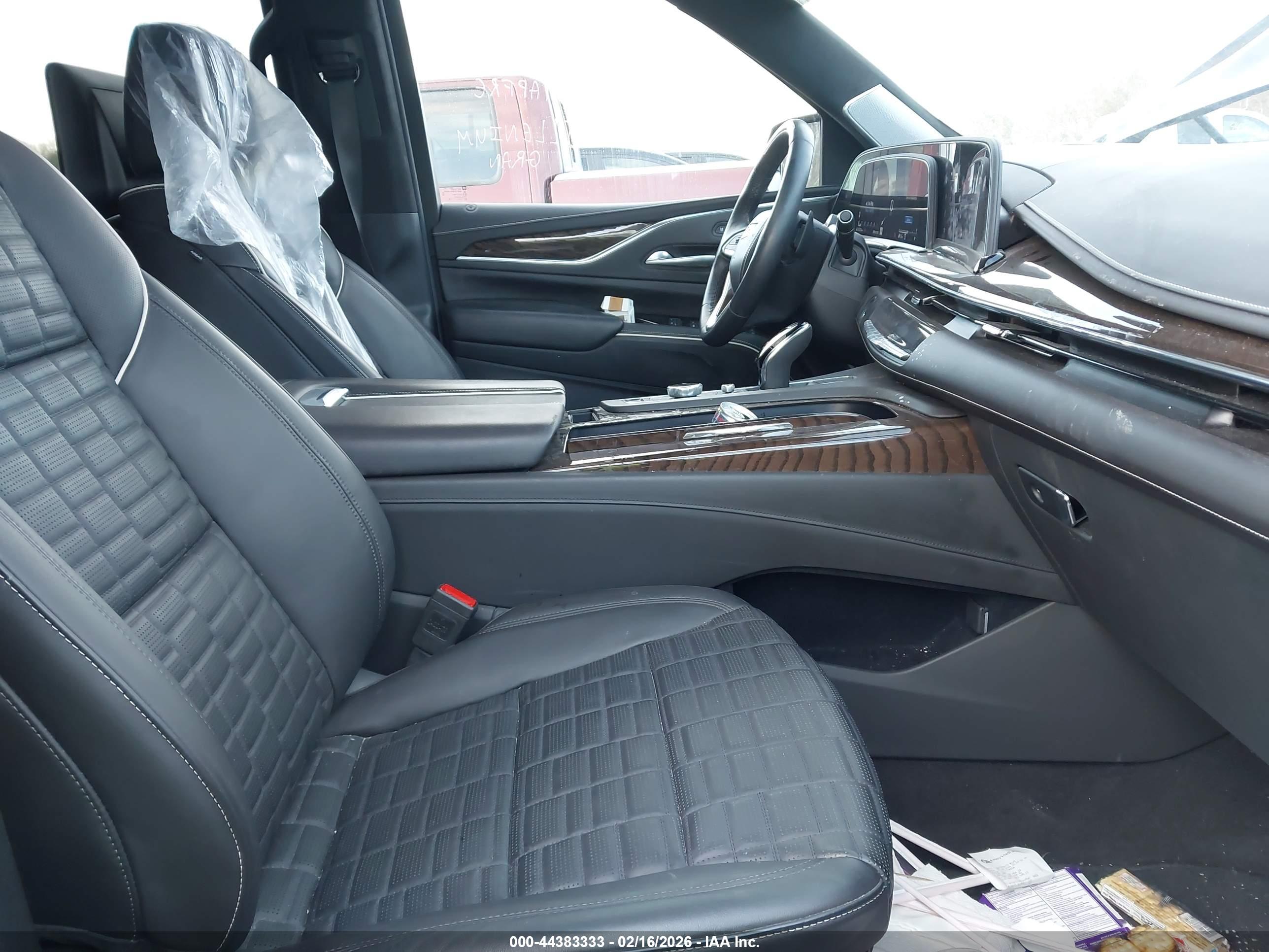 CADILLAC ESCALADE image 5