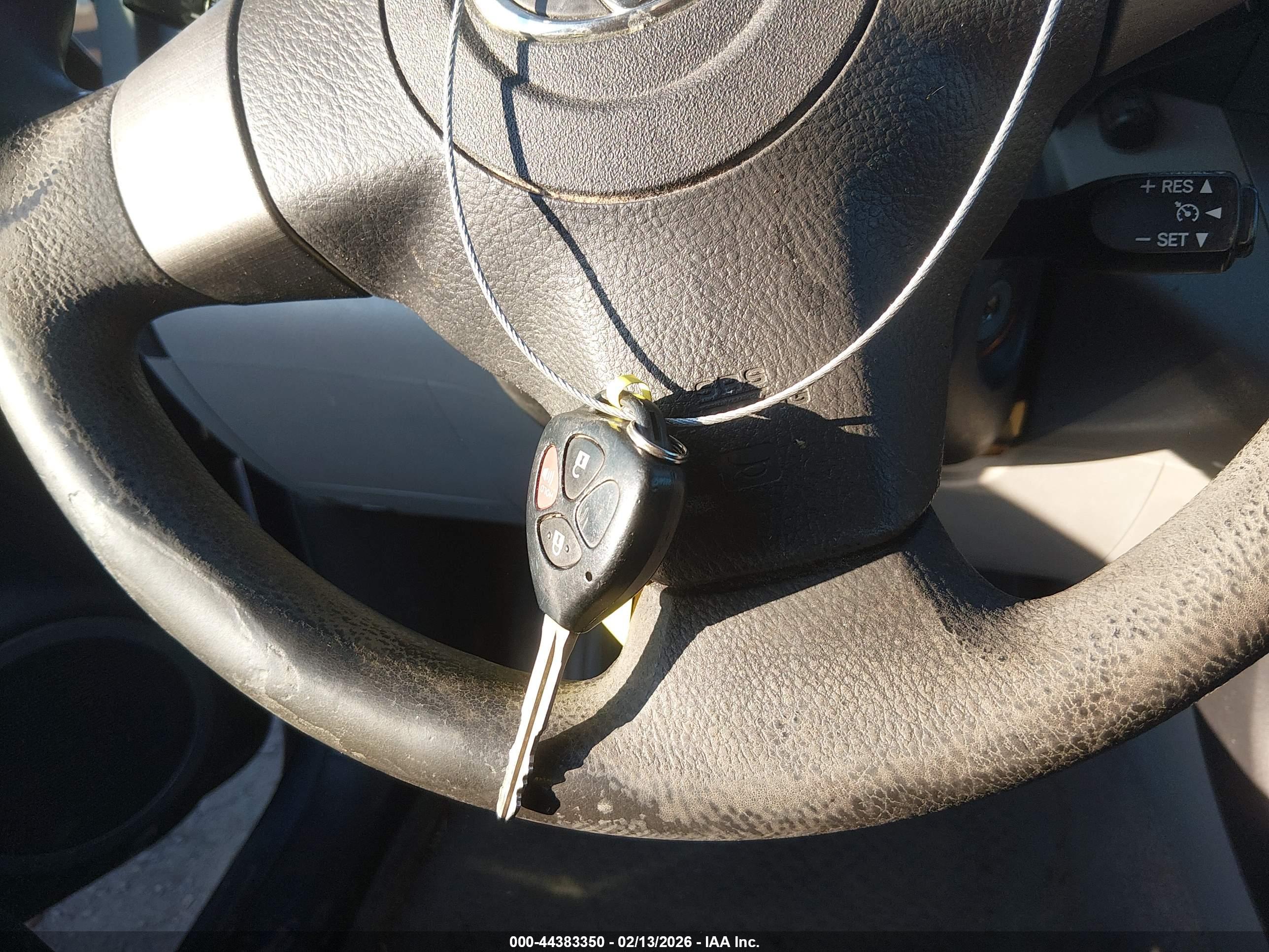 TOYOTA RAV4 image 11