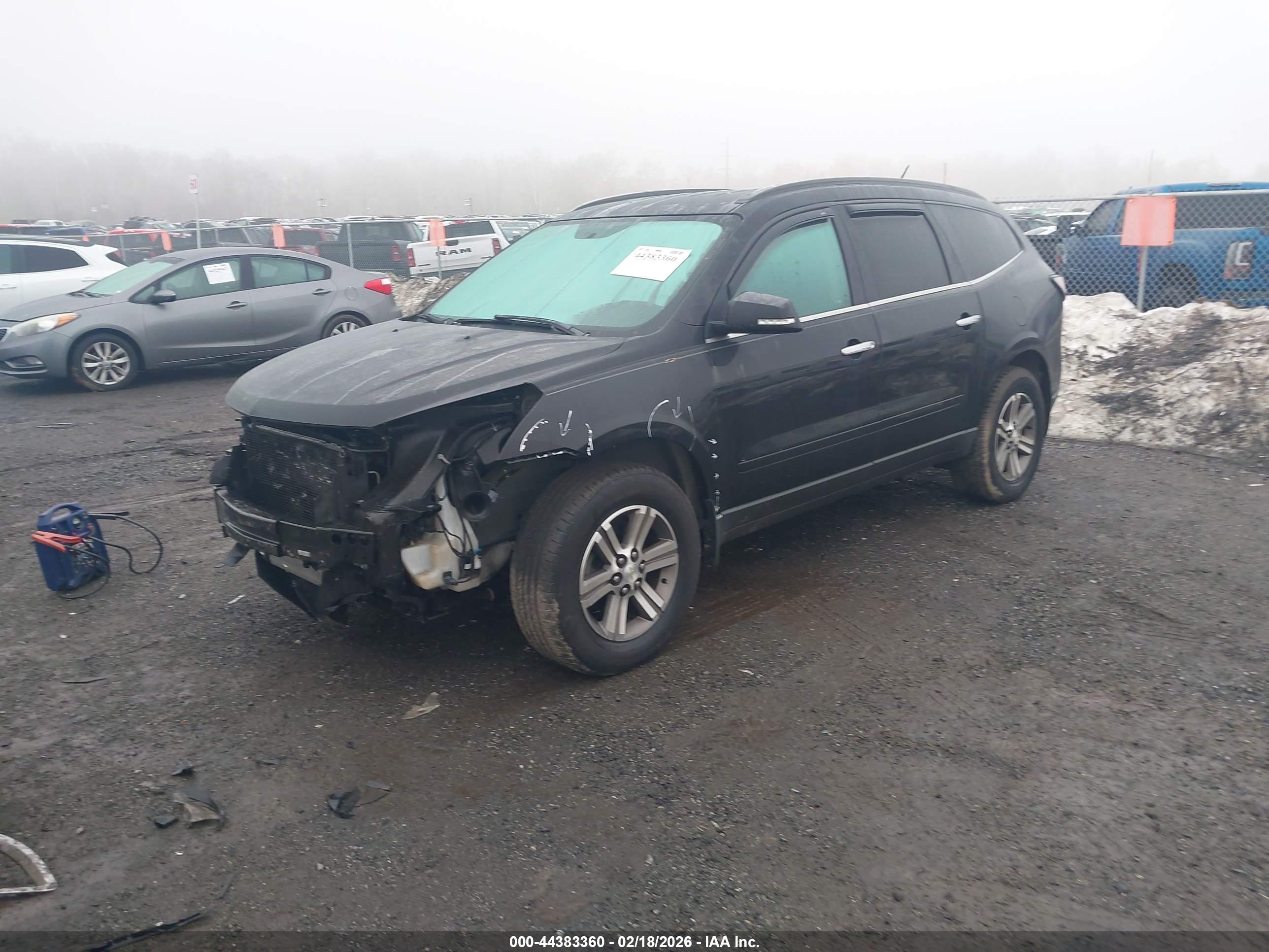 CHEVROLET TRAVERSE image 2