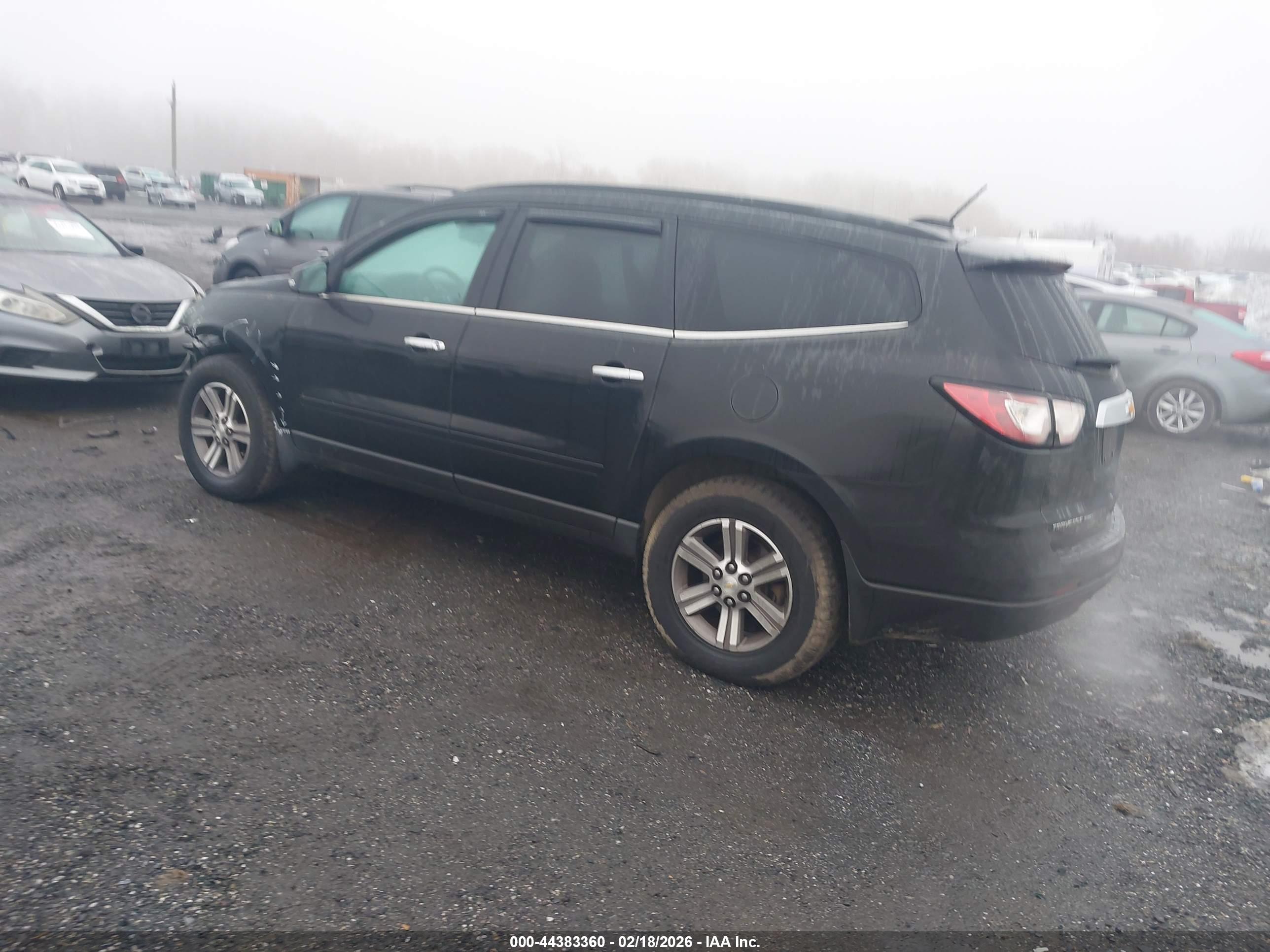 CHEVROLET TRAVERSE image 3