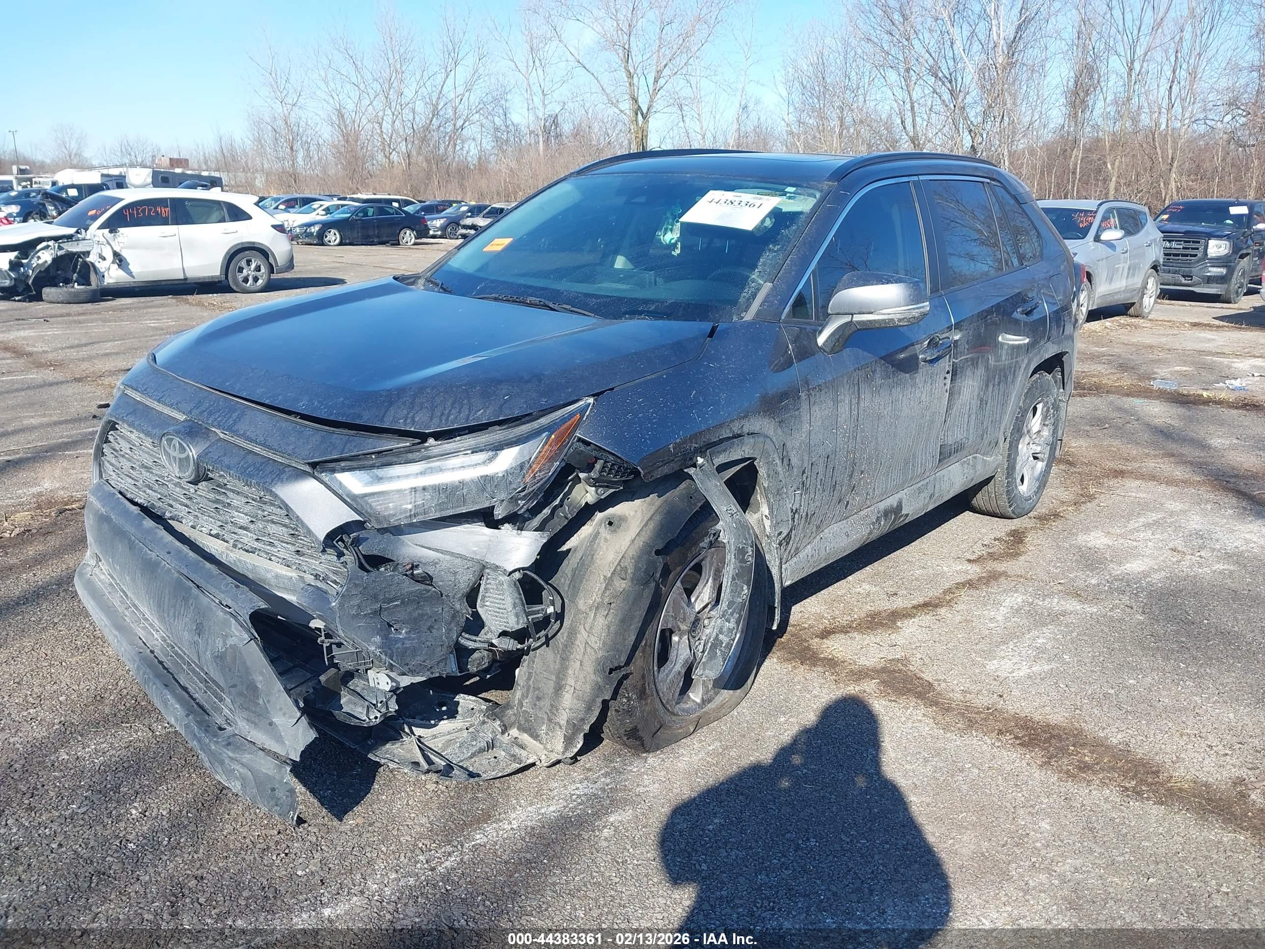 TOYOTA RAV4 image 2