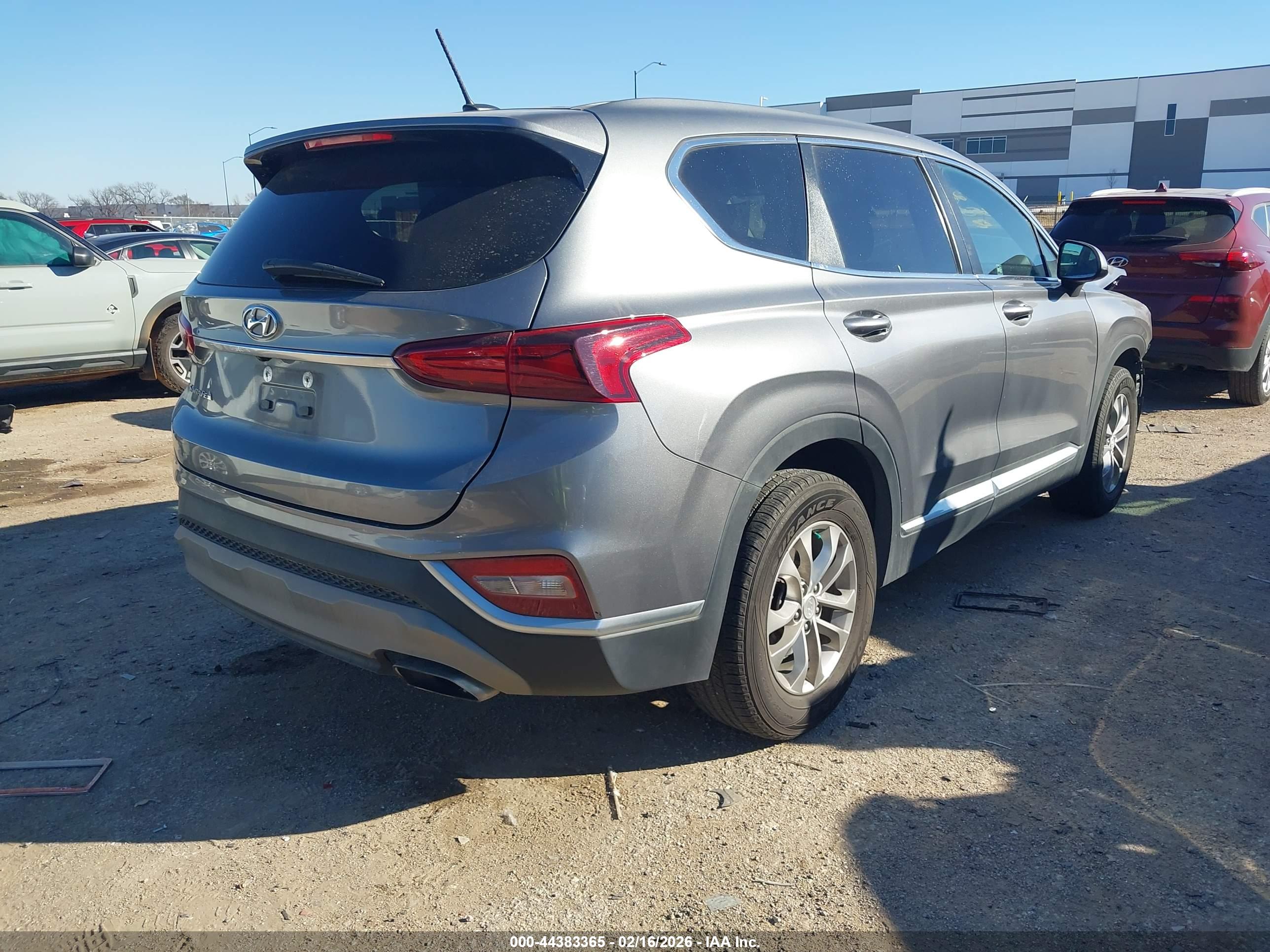HYUNDAI SANTA image 4