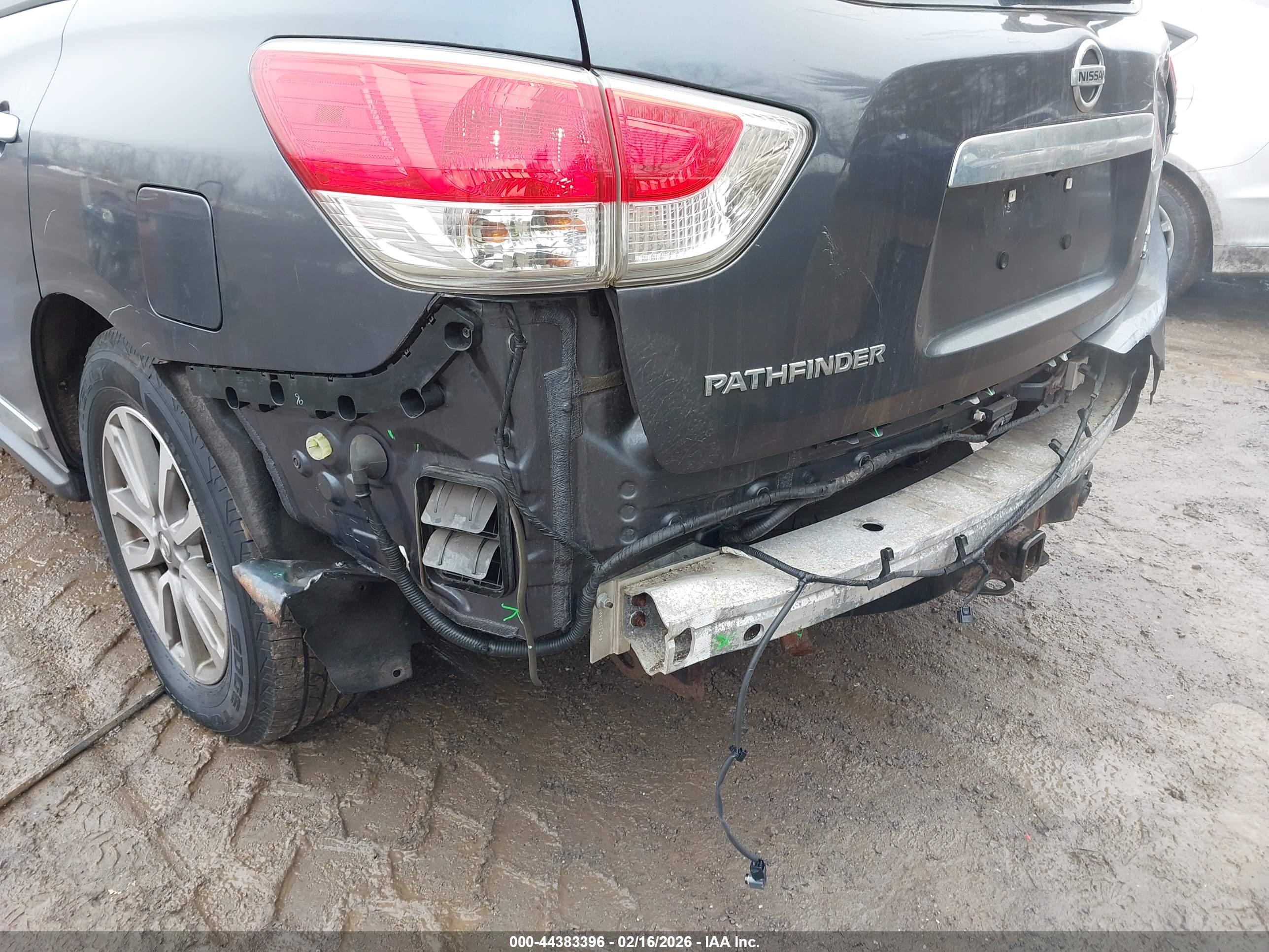 NISSAN PATHFINDER image 6