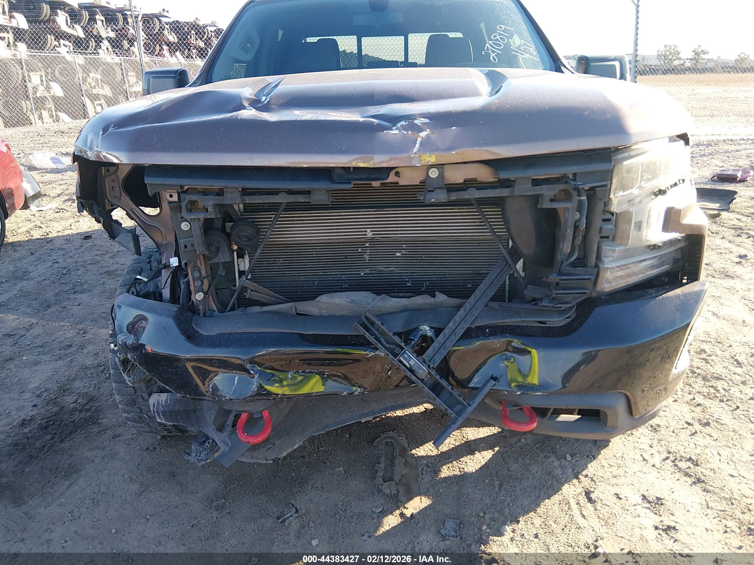 CHEVROLET SILVERADO image 6