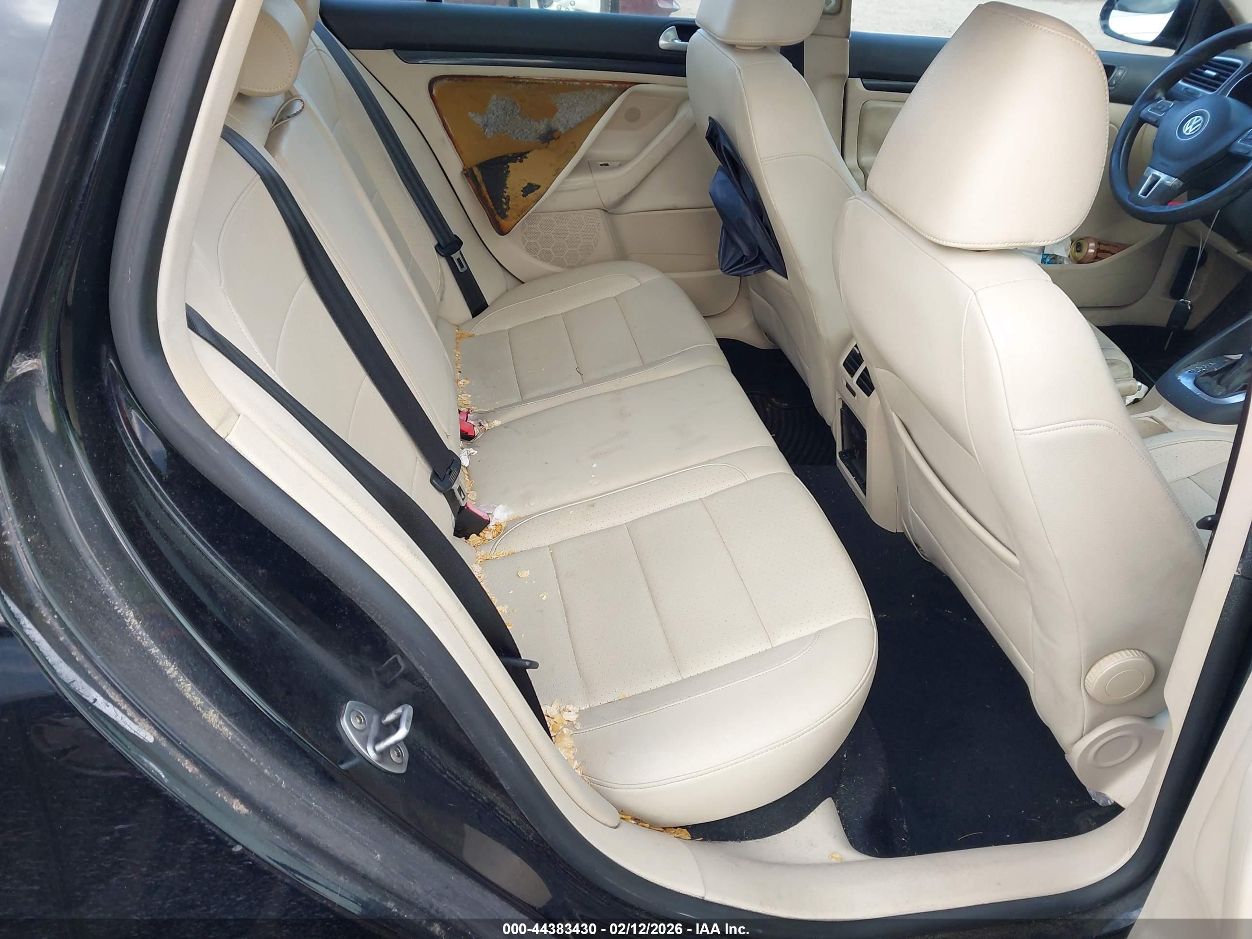 VOLKSWAGEN JETTA image 8