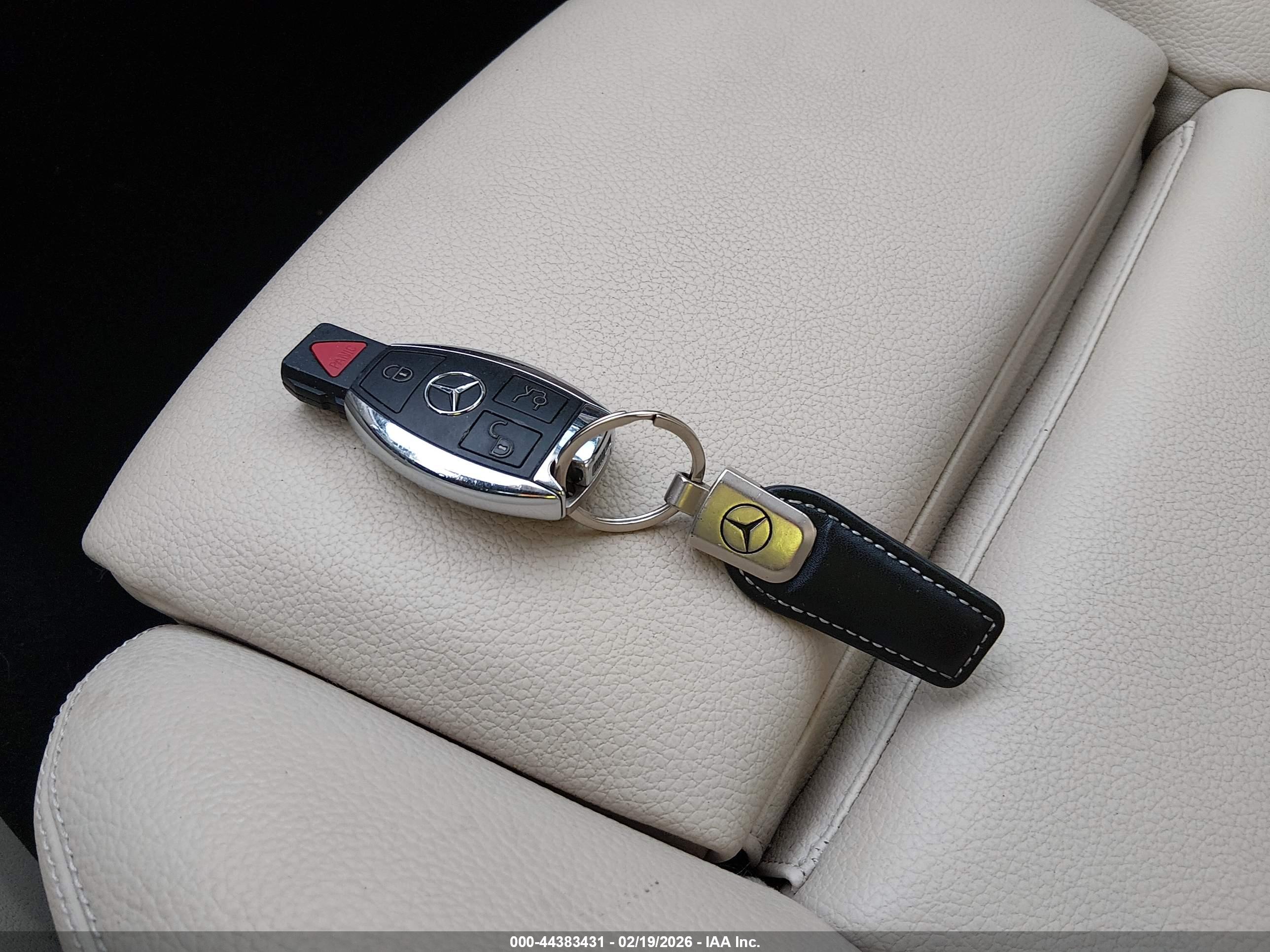 MERCEDES-BENZ GLA image 11