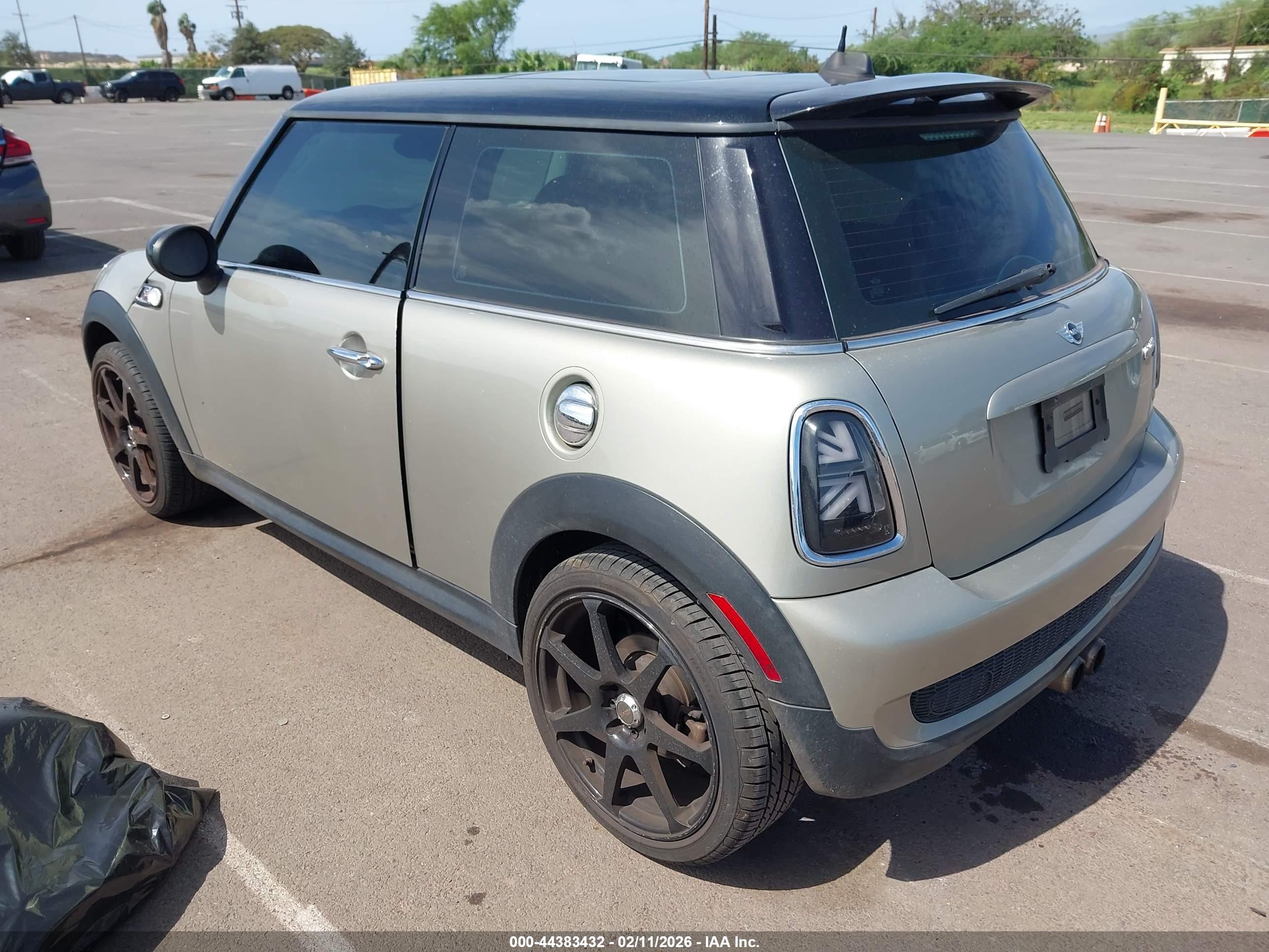 MINI COOPER image 3