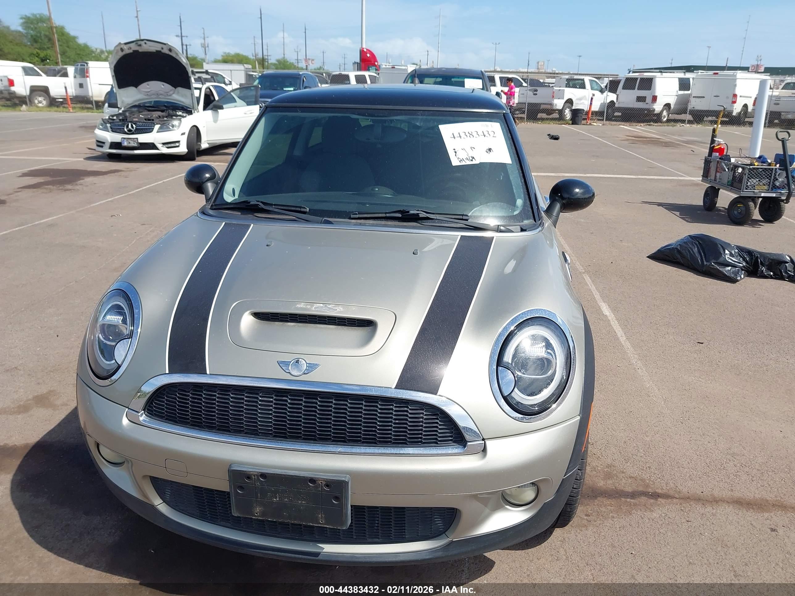 MINI COOPER image 6
