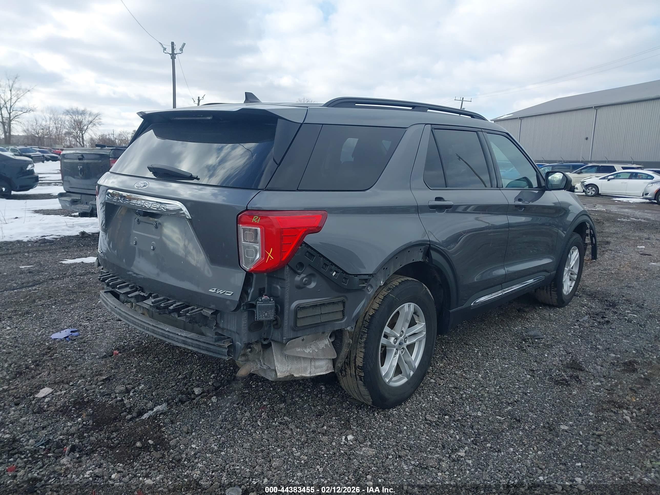 FORD EXPLORER image 4