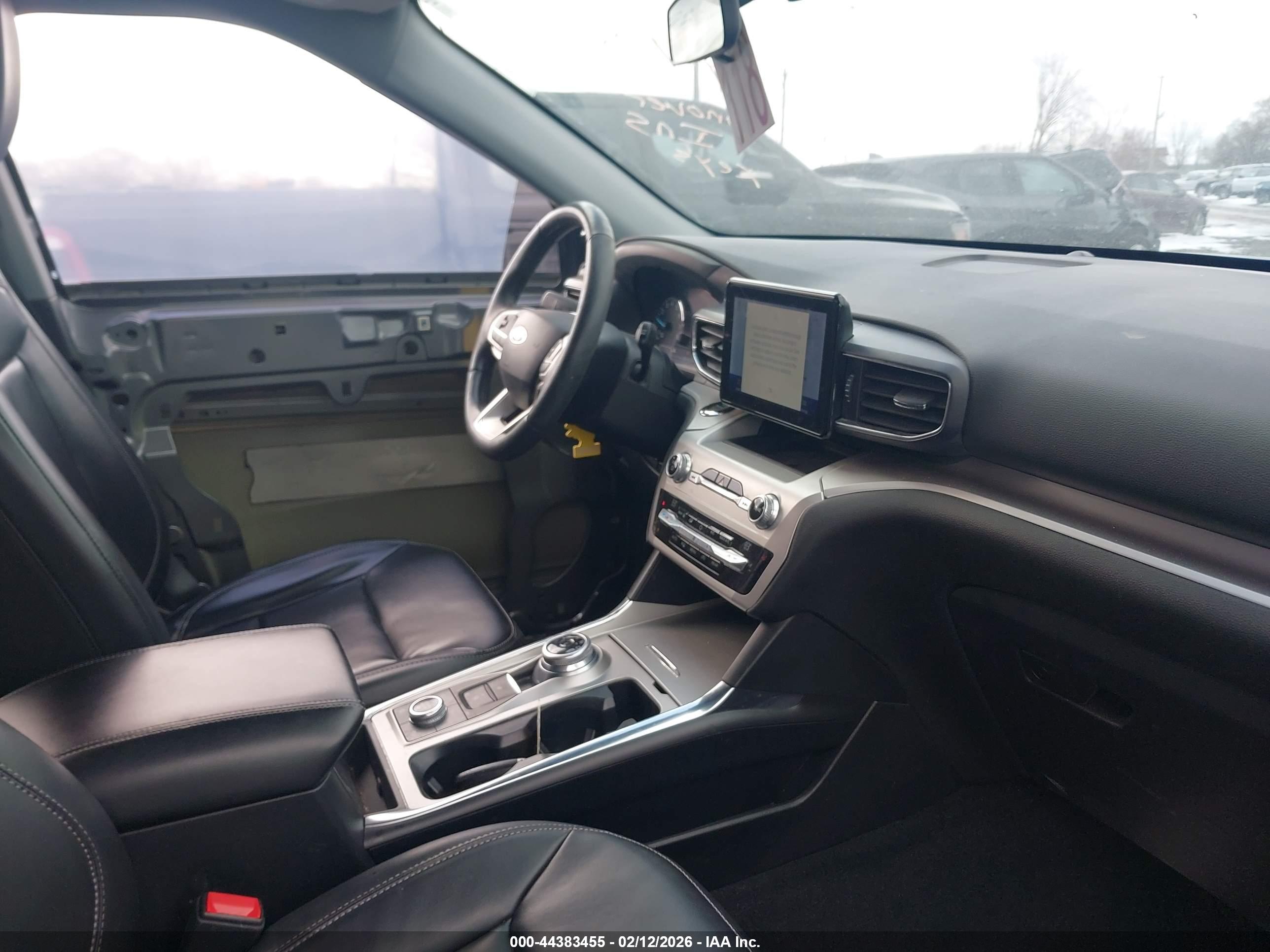 FORD EXPLORER image 5