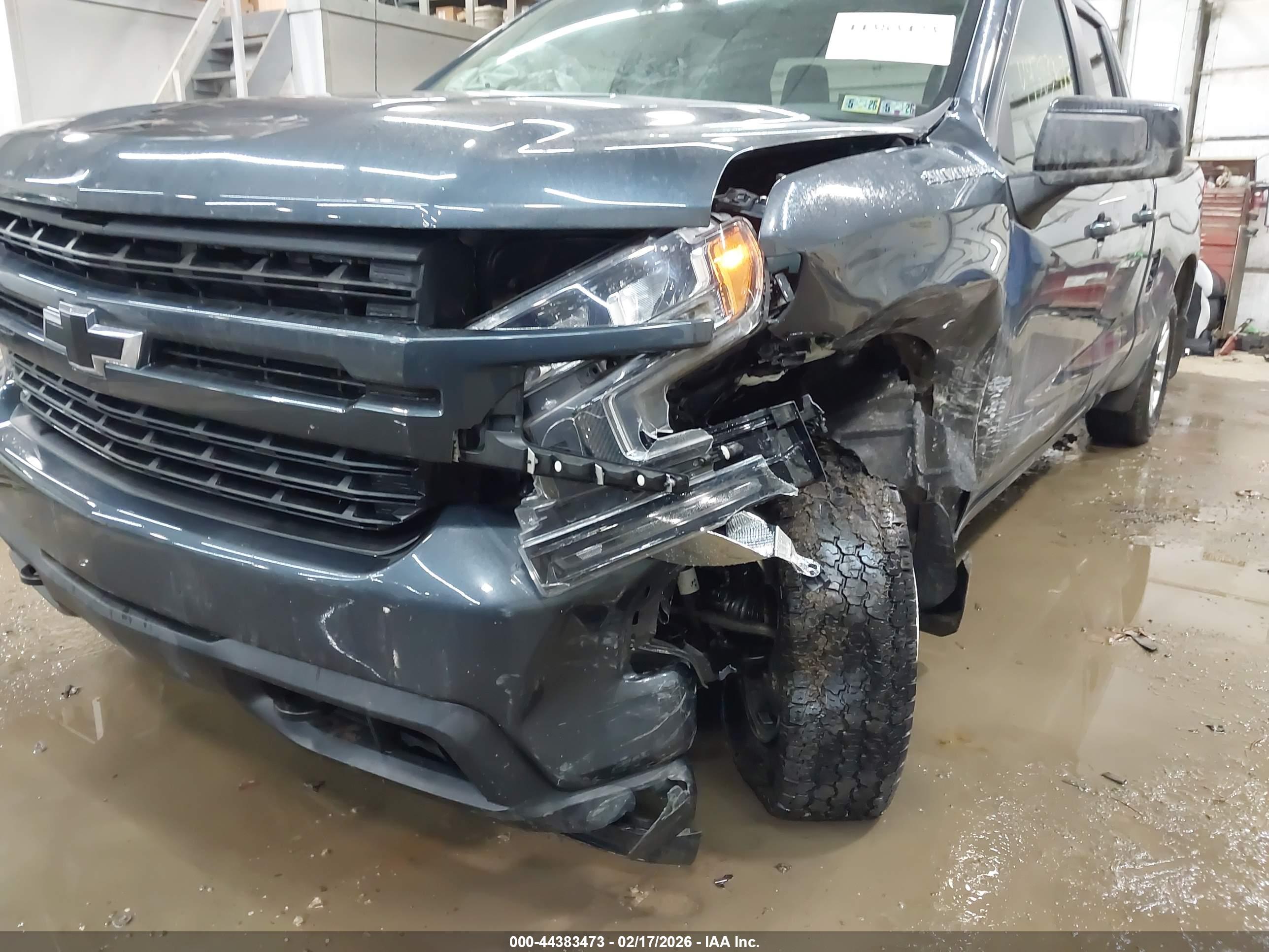 CHEVROLET SILVERADO image 6