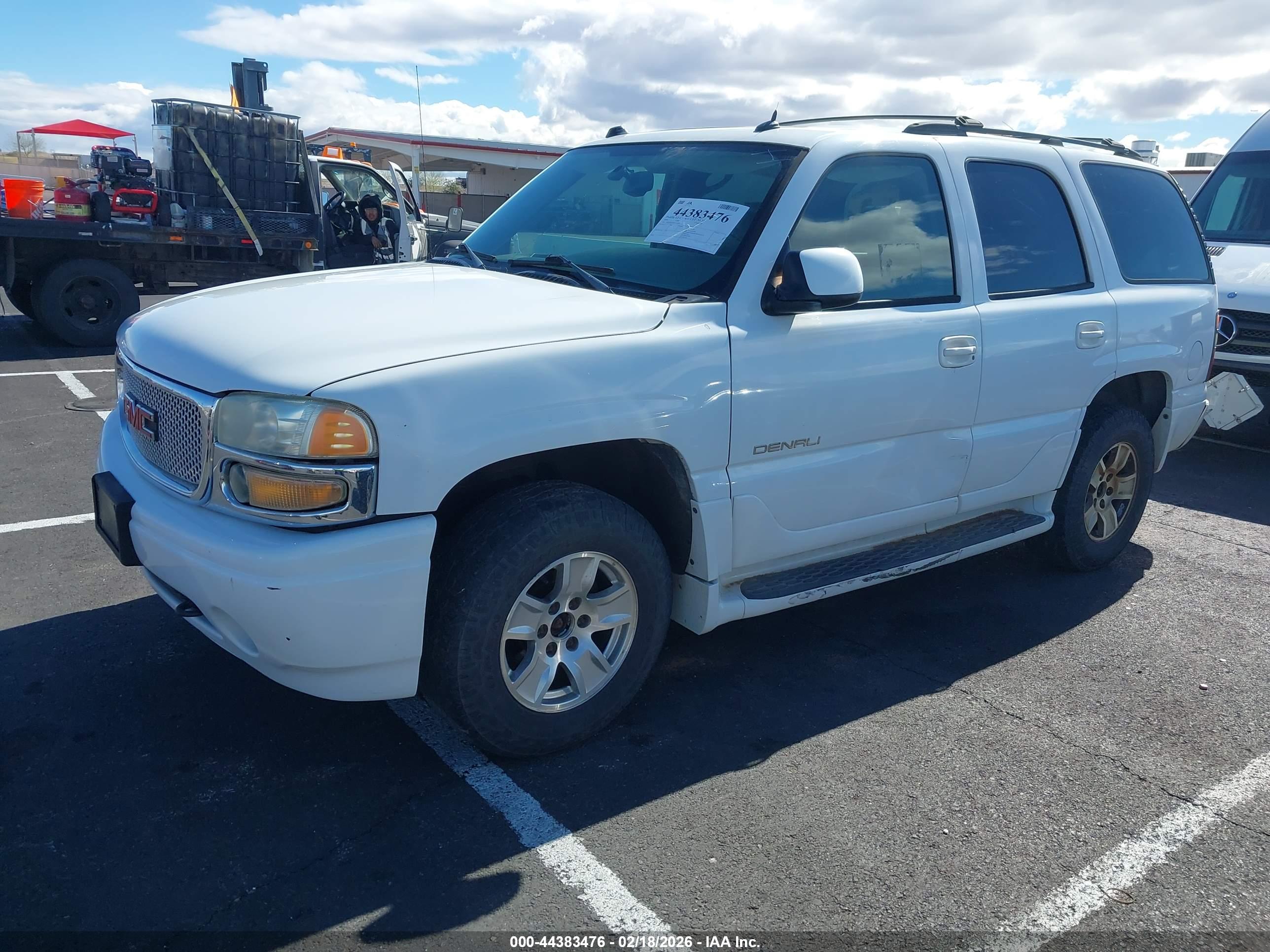 GMC YUKON image 2