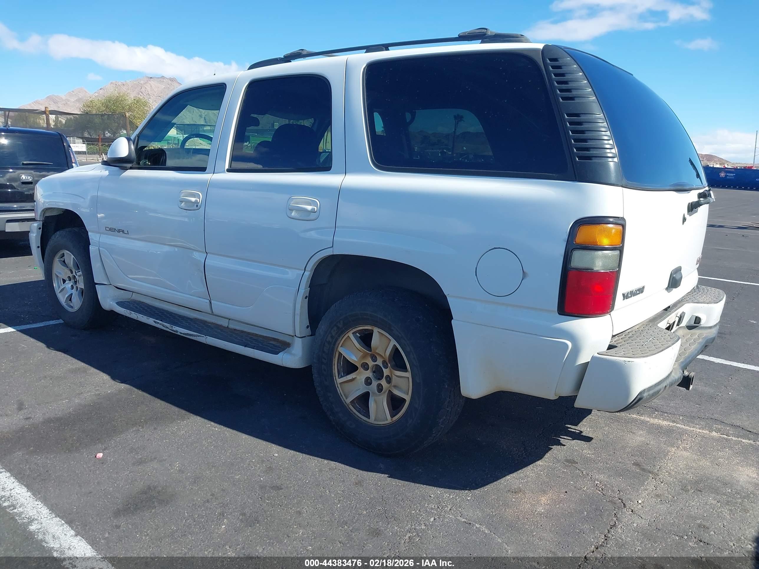 GMC YUKON image 3