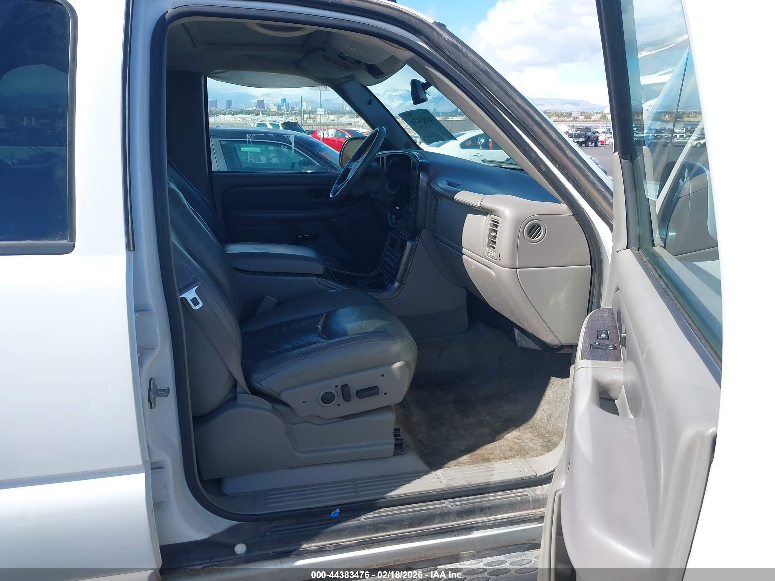 GMC YUKON image 5