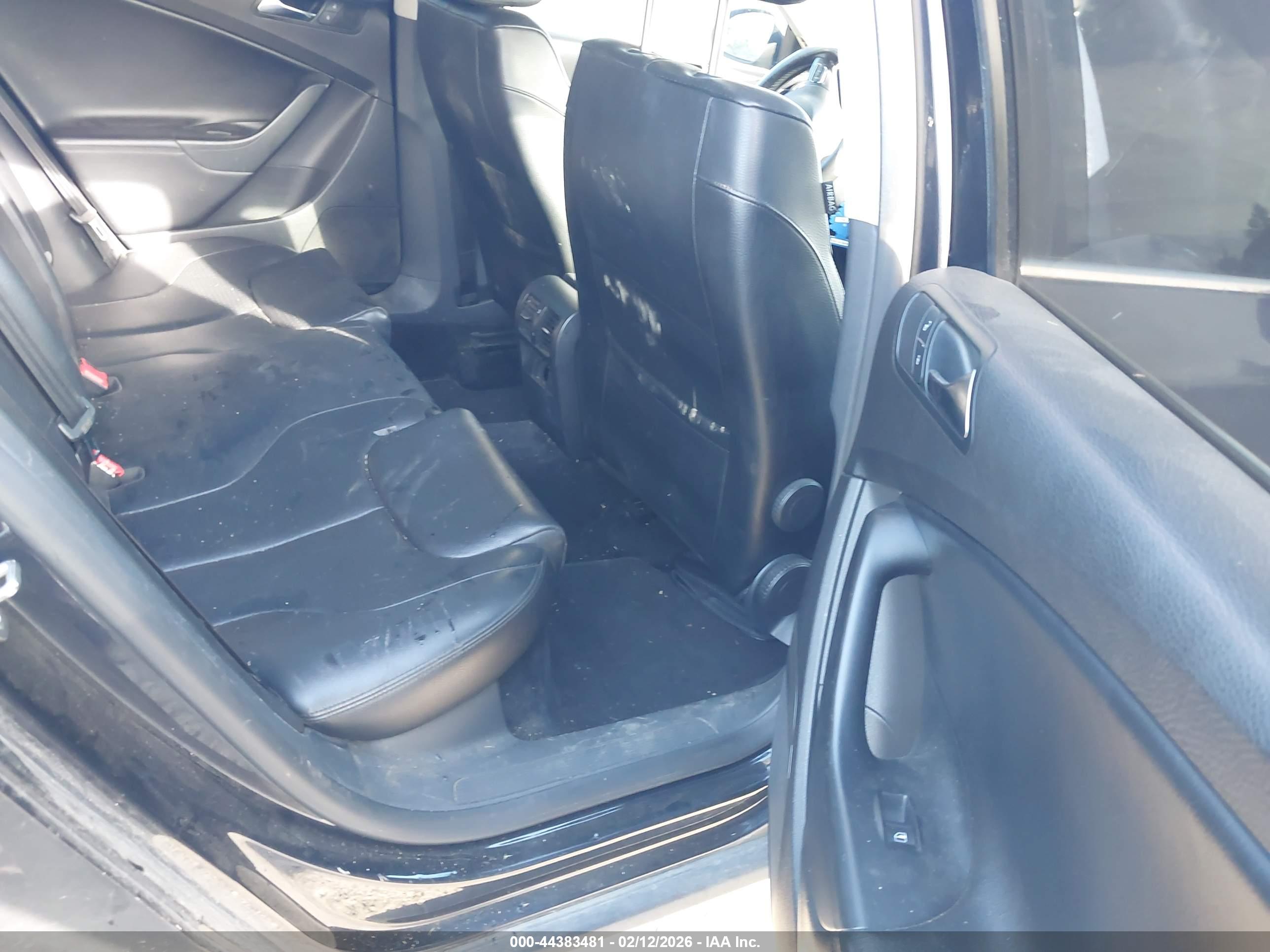 VOLKSWAGEN PASSAT image 8