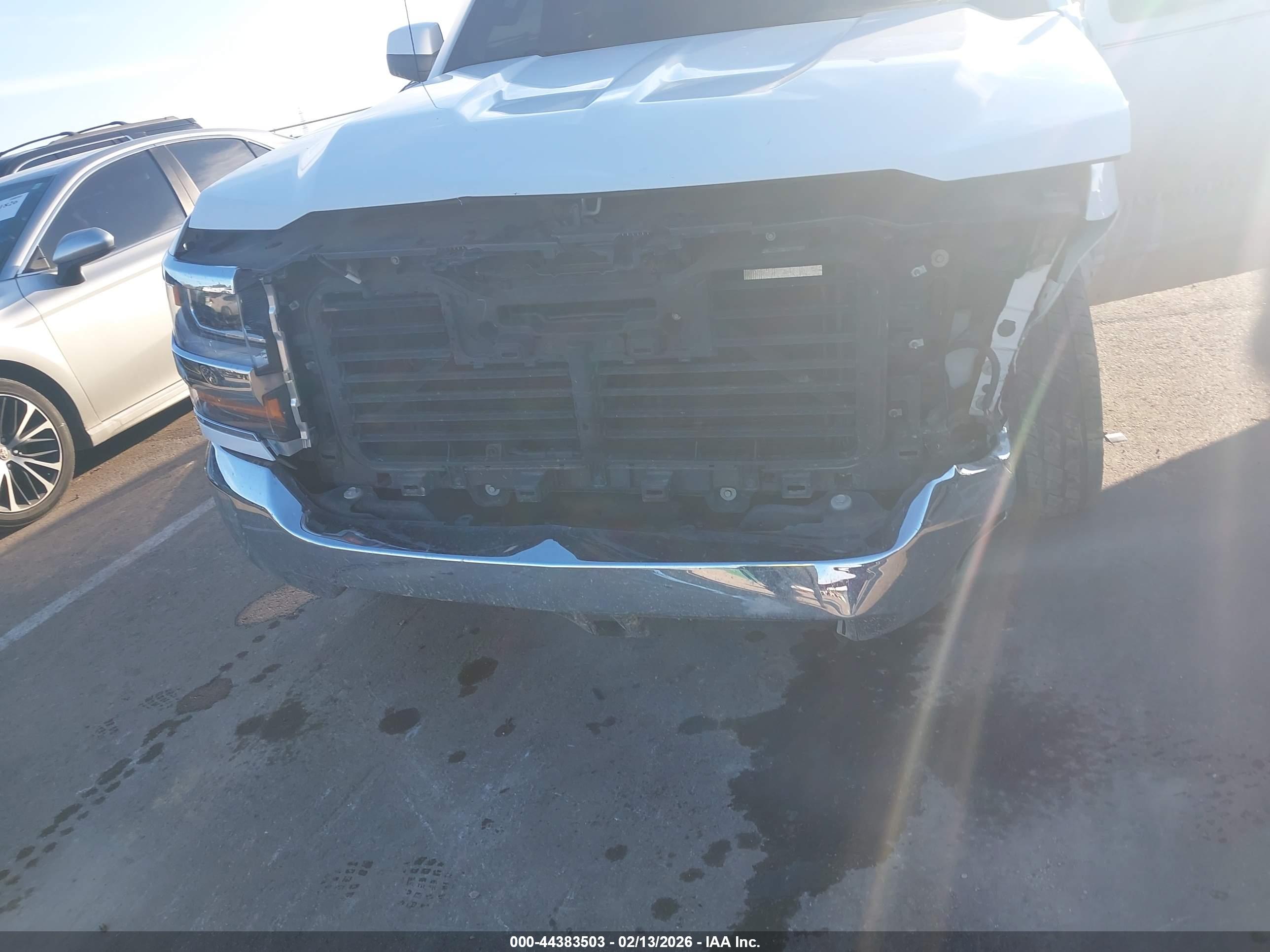 CHEVROLET SILVERADO image 6