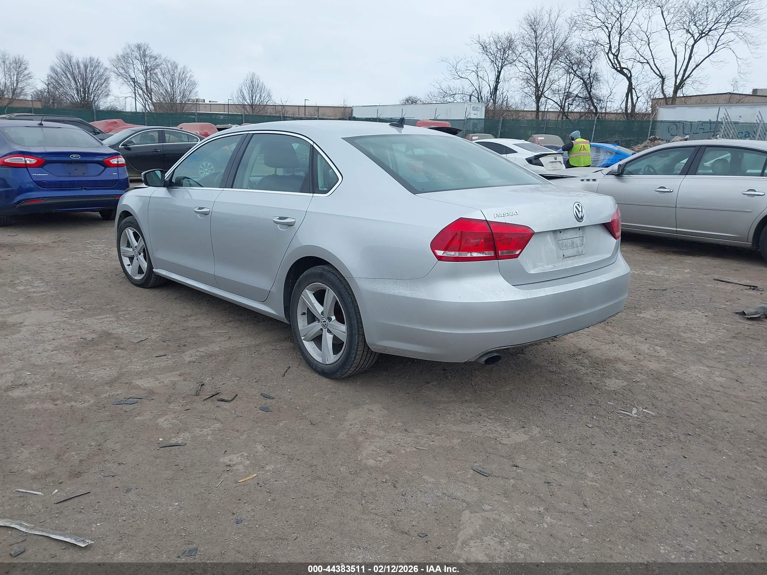 VOLKSWAGEN PASSAT image 3