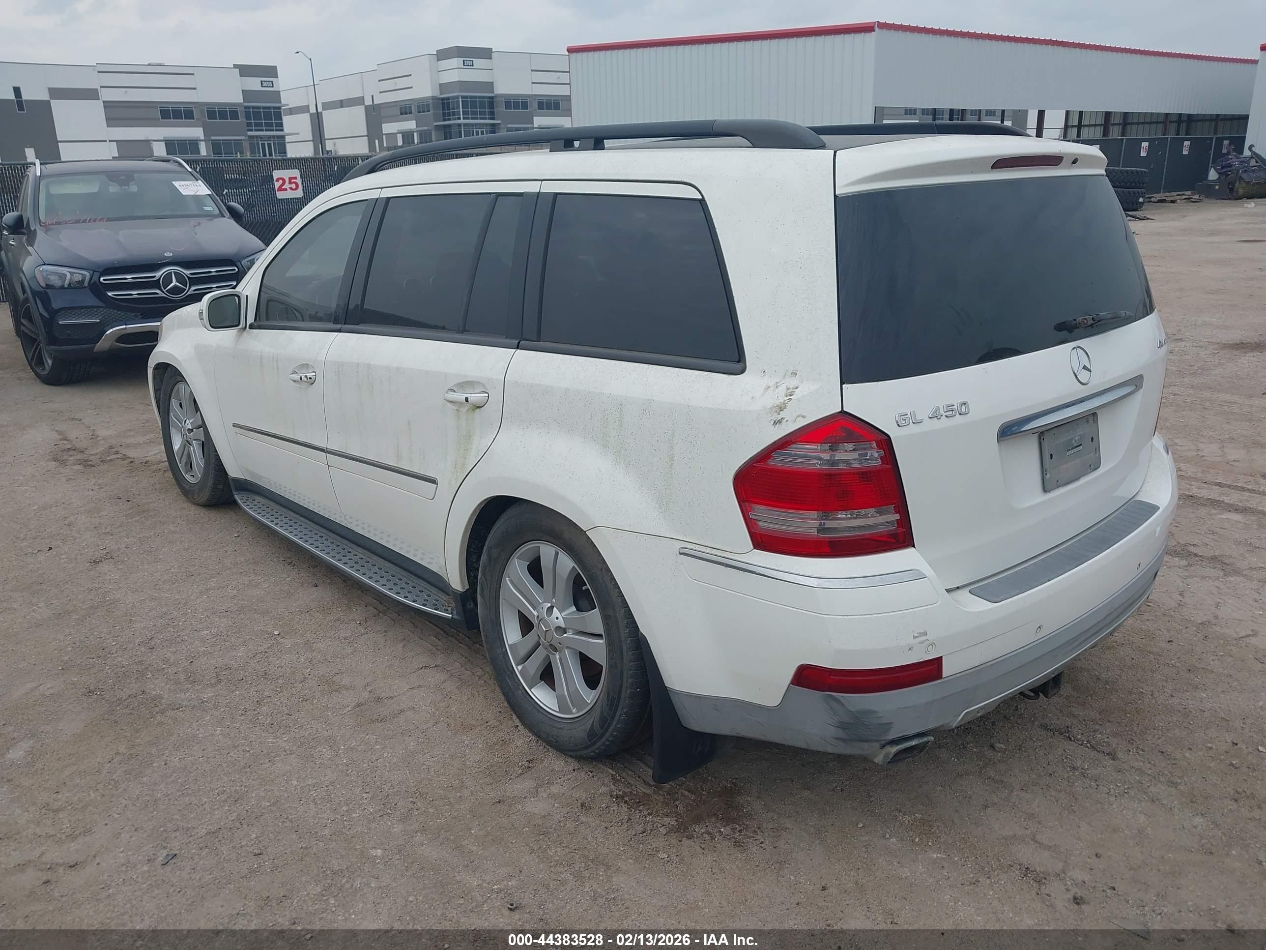 MERCEDES-BENZ GL image 3