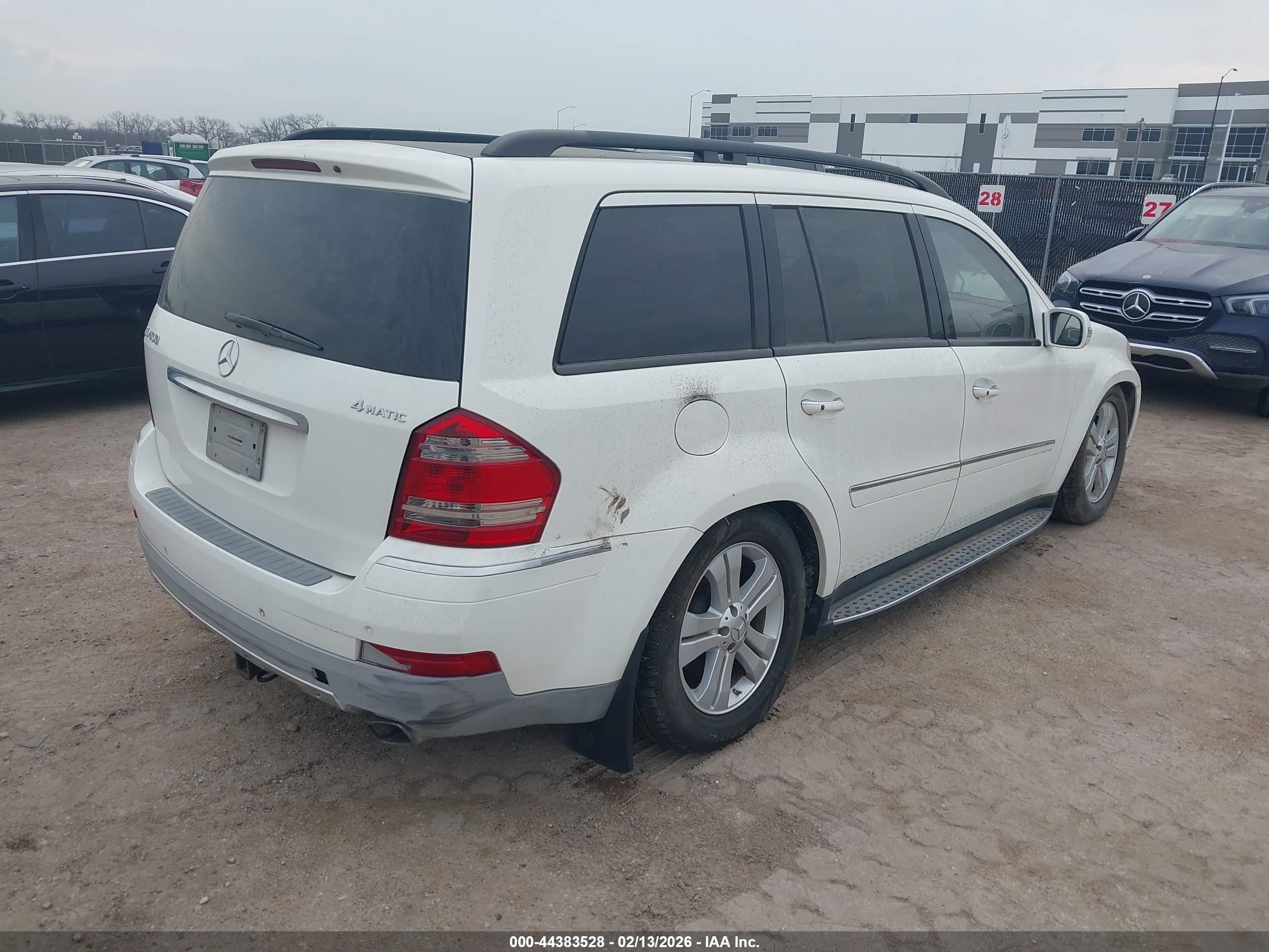 MERCEDES-BENZ GL image 4