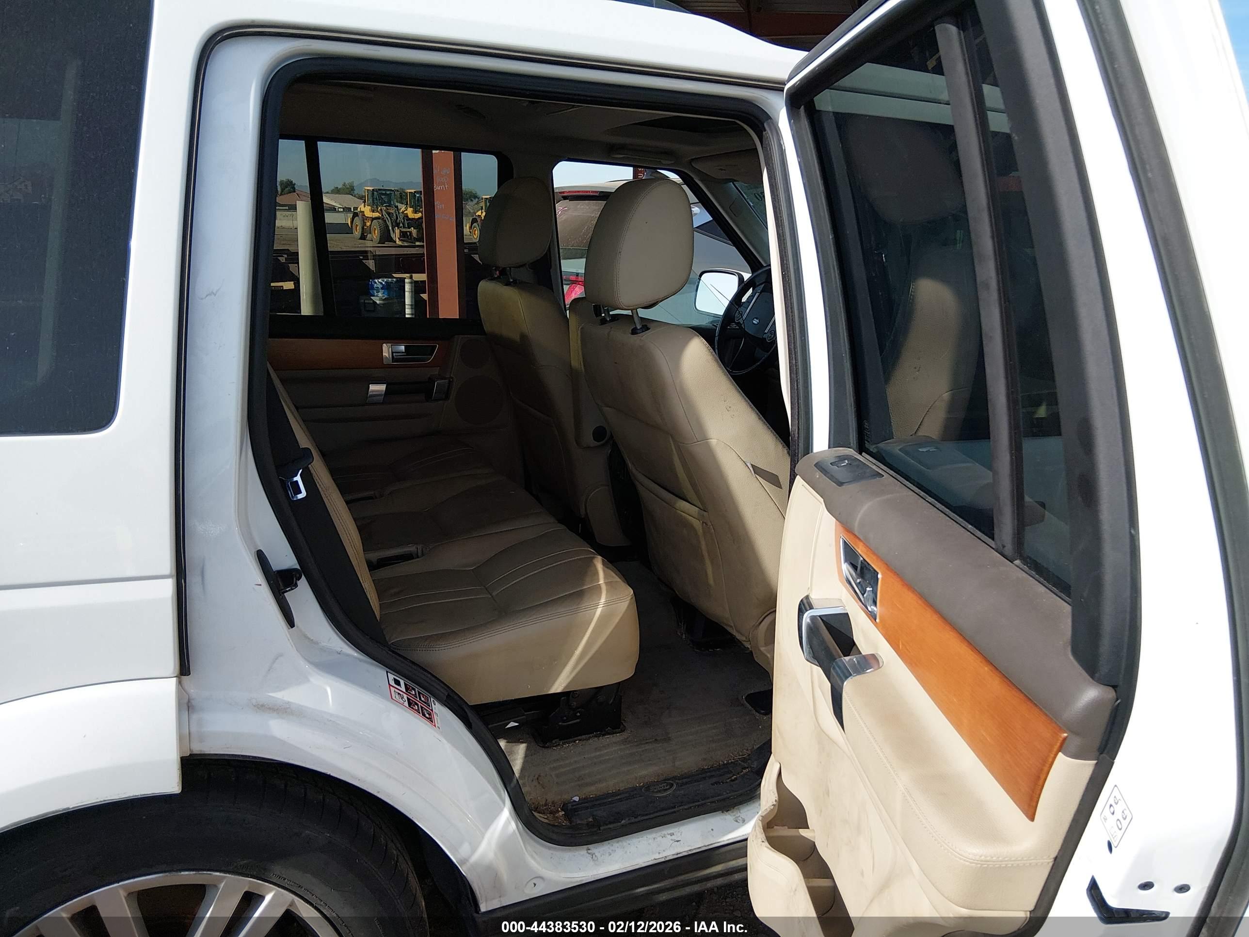 LAND ROVER image 8
