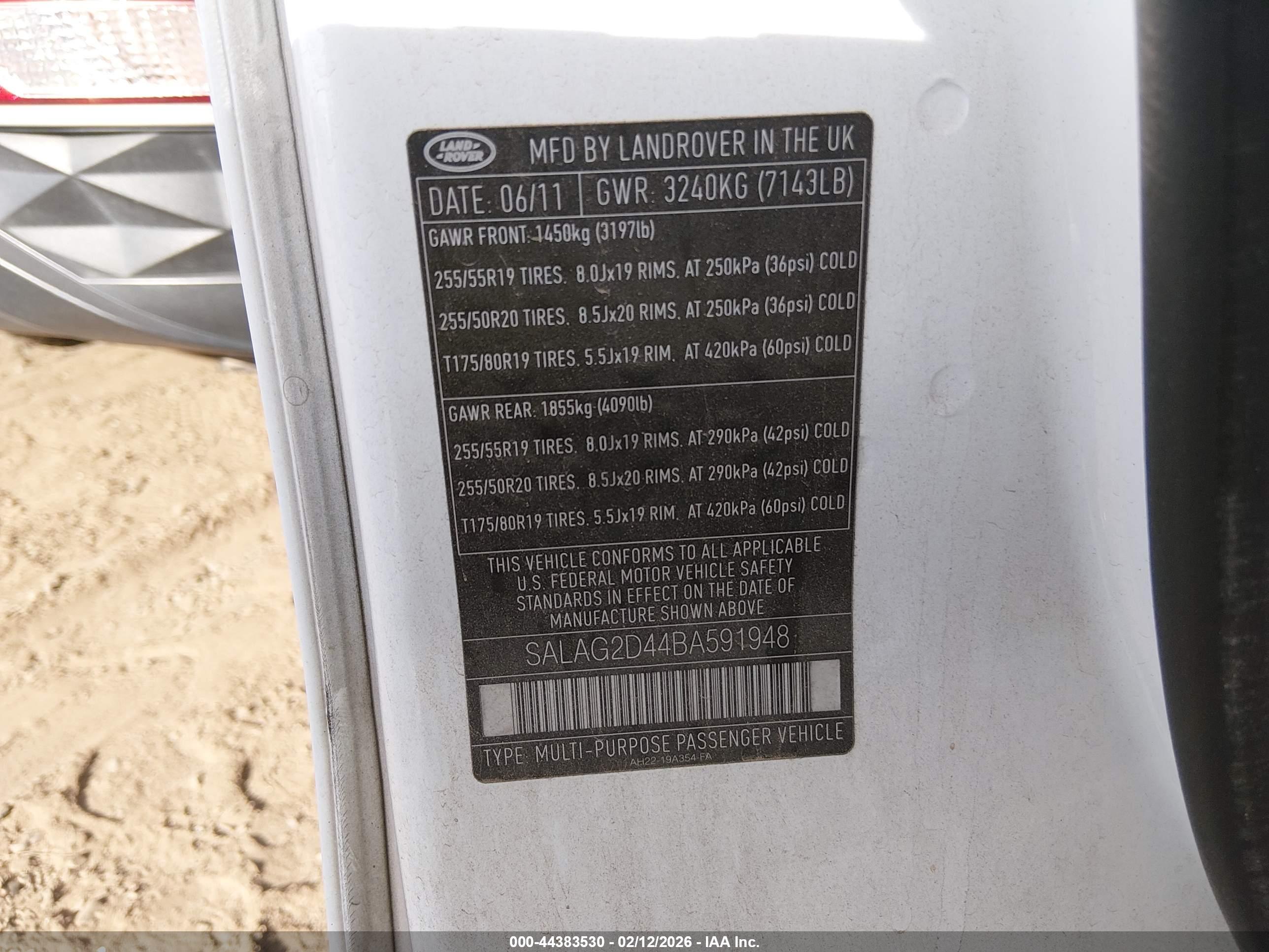 LAND ROVER image 9