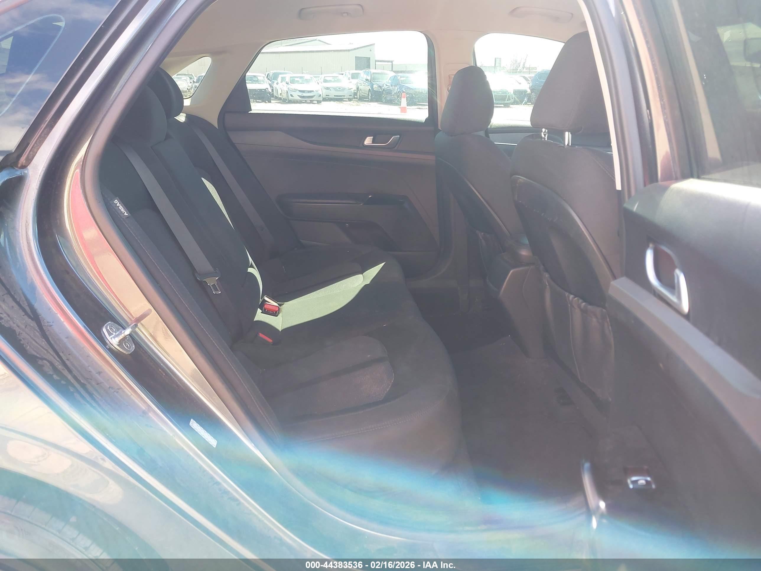 KIA K5 image 8