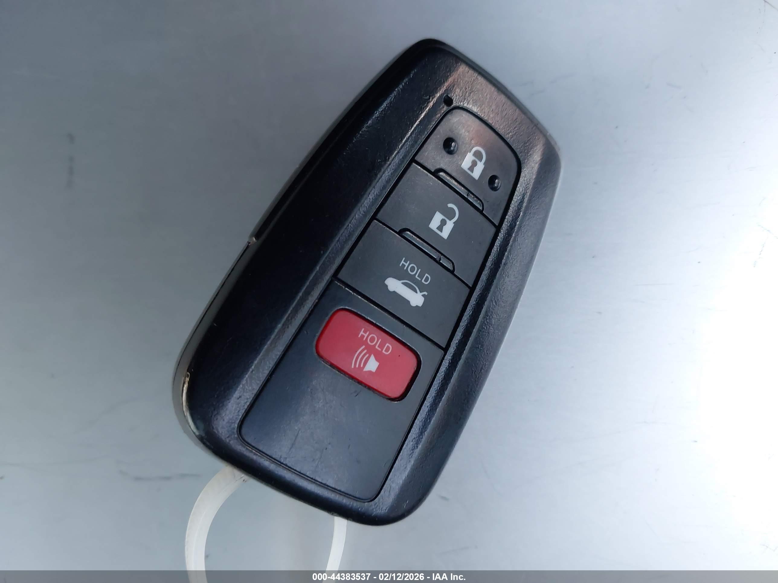 TOYOTA CAMRY image 11